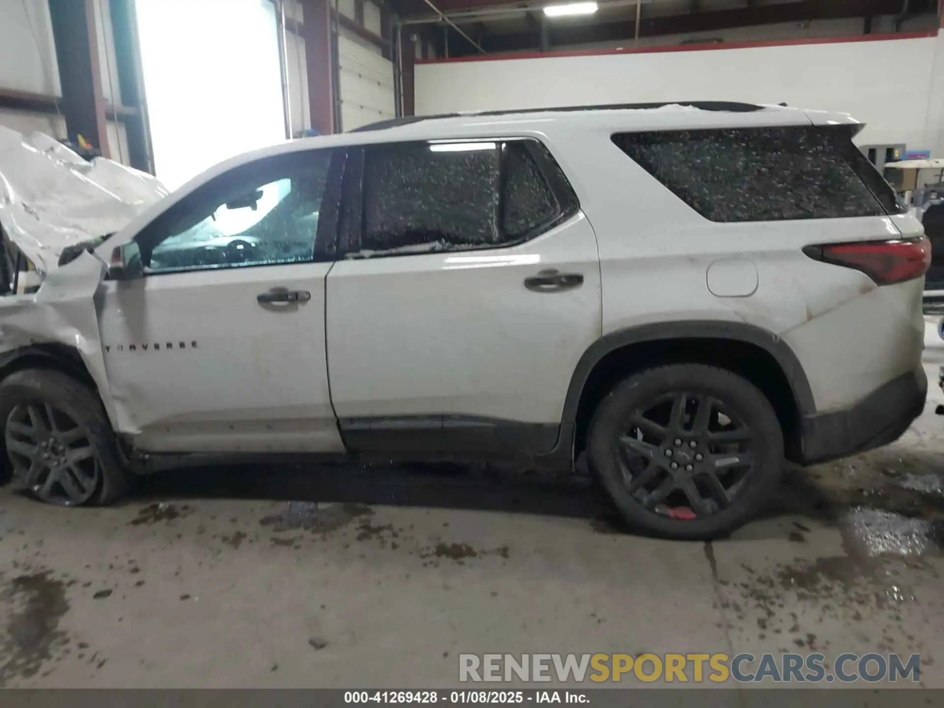 13 Photograph of a damaged car 1GNEVKKW4PJ305307 CHEVROLET TRAVERSE 2023