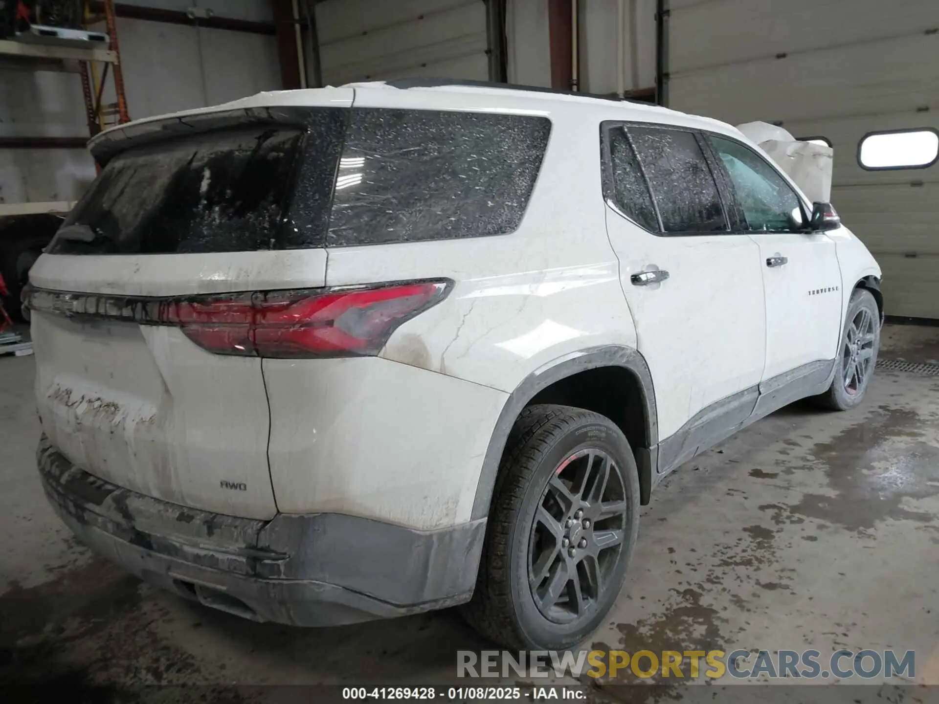 4 Photograph of a damaged car 1GNEVKKW4PJ305307 CHEVROLET TRAVERSE 2023