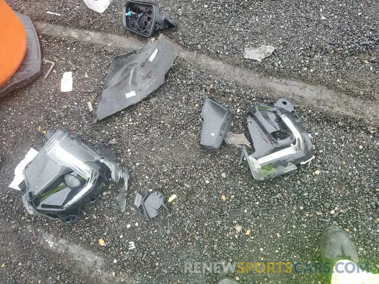 13 Photograph of a damaged car 1GNEVKKW6PJ297100 CHEVROLET TRAVERSE 2023