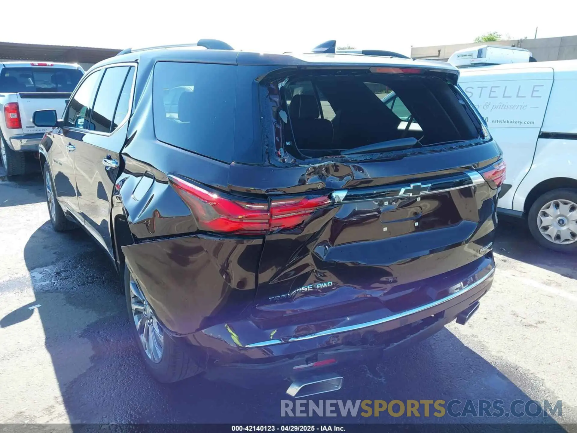 6 Photograph of a damaged car 1GNEVKKW8PJ211107 CHEVROLET TRAVERSE 2023