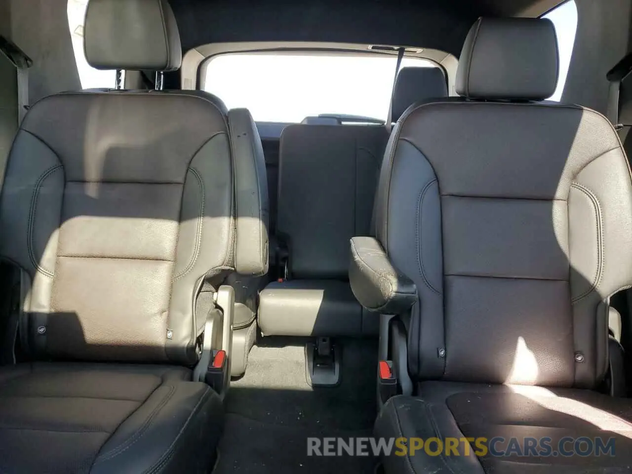 10 Photograph of a damaged car 1GNEVNKW8PJ108514 CHEVROLET TRAVERSE 2023