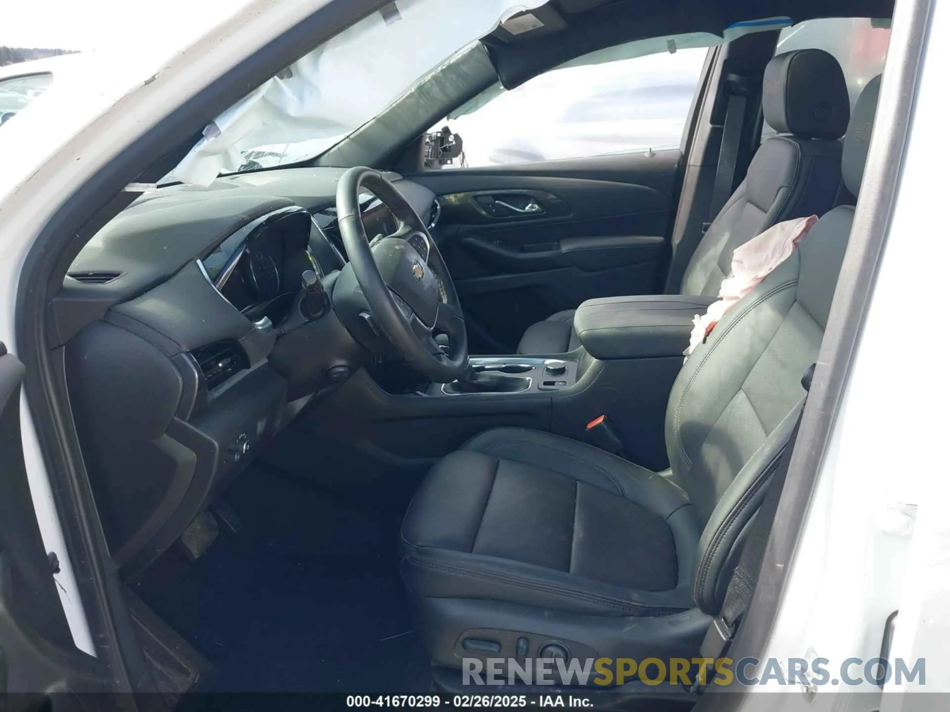 5 Photograph of a damaged car 1GNEVNKW8PJ315243 CHEVROLET TRAVERSE 2023