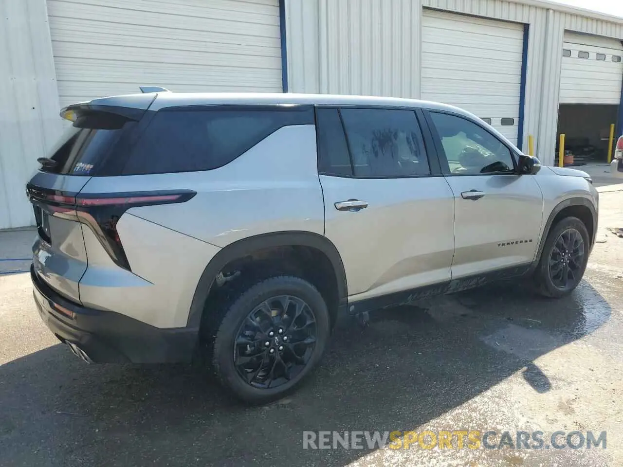 3 Photograph of a damaged car 1GNEREKS1RJ201895 CHEVROLET TRAVERSE 2024