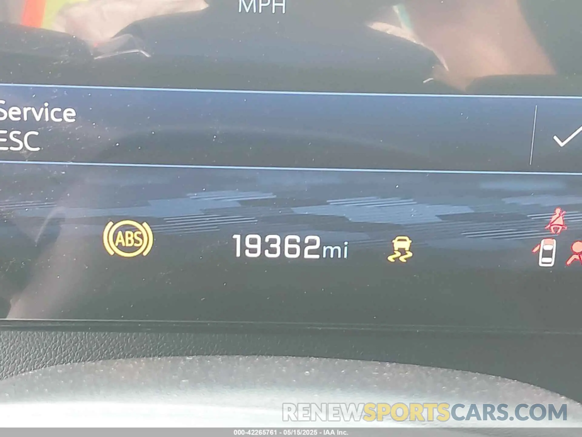 15 Photograph of a damaged car 1GNEREKS2RJ185108 CHEVROLET TRAVERSE 2024