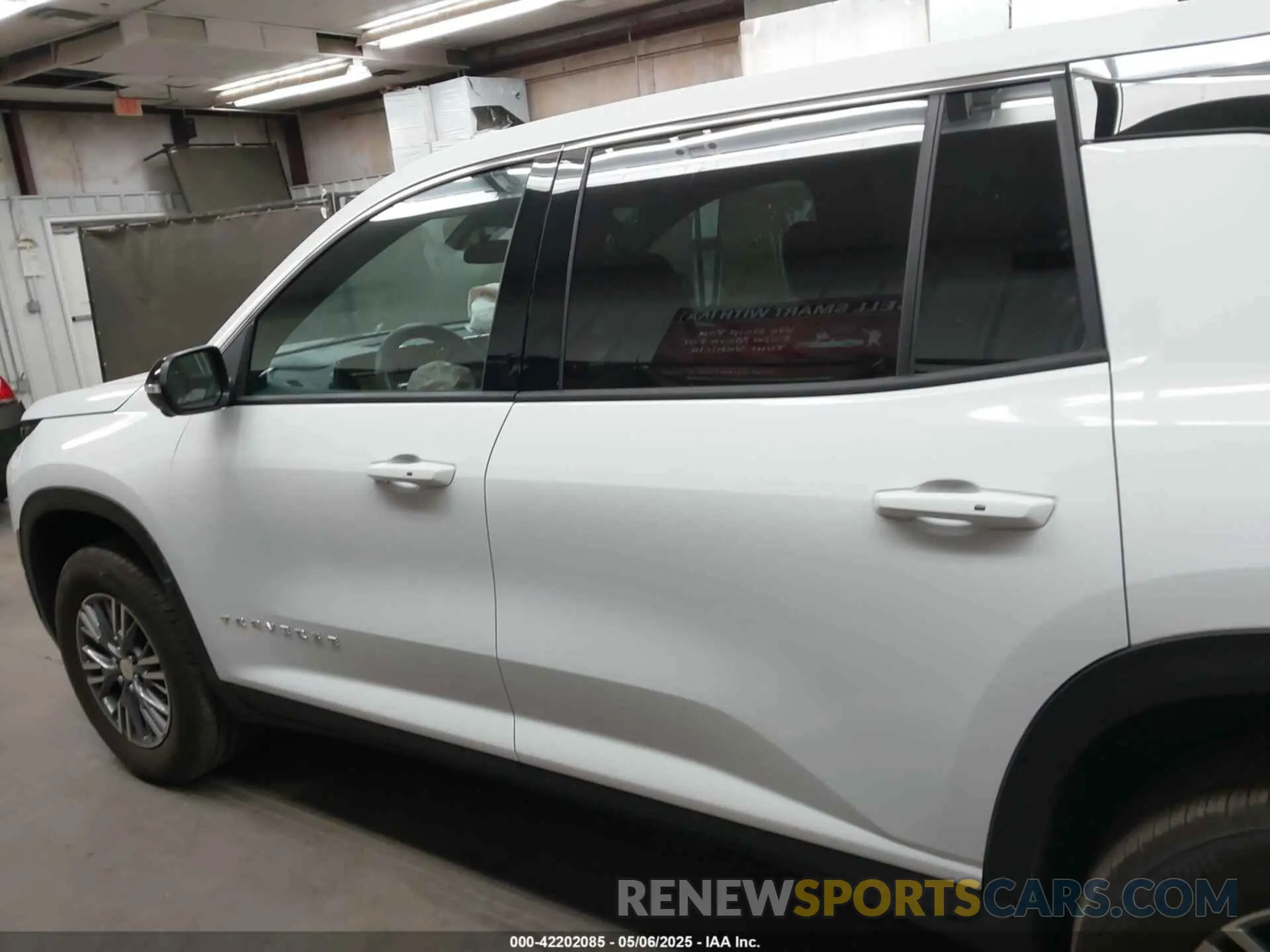 14 Photograph of a damaged car 1GNEREKS5RJ238187 CHEVROLET TRAVERSE 2024