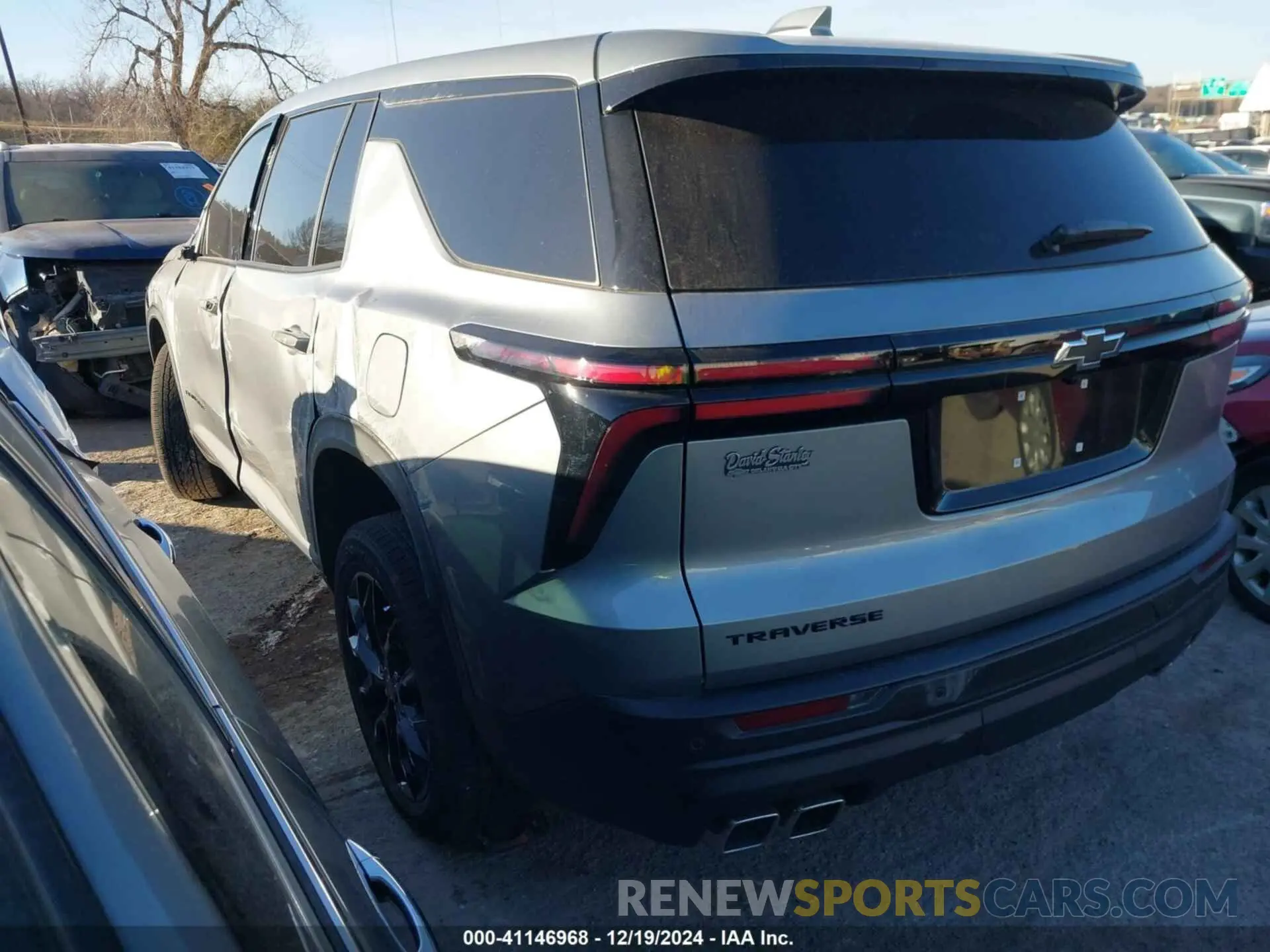 3 Photograph of a damaged car 1GNEREKS6RJ146215 CHEVROLET TRAVERSE 2024