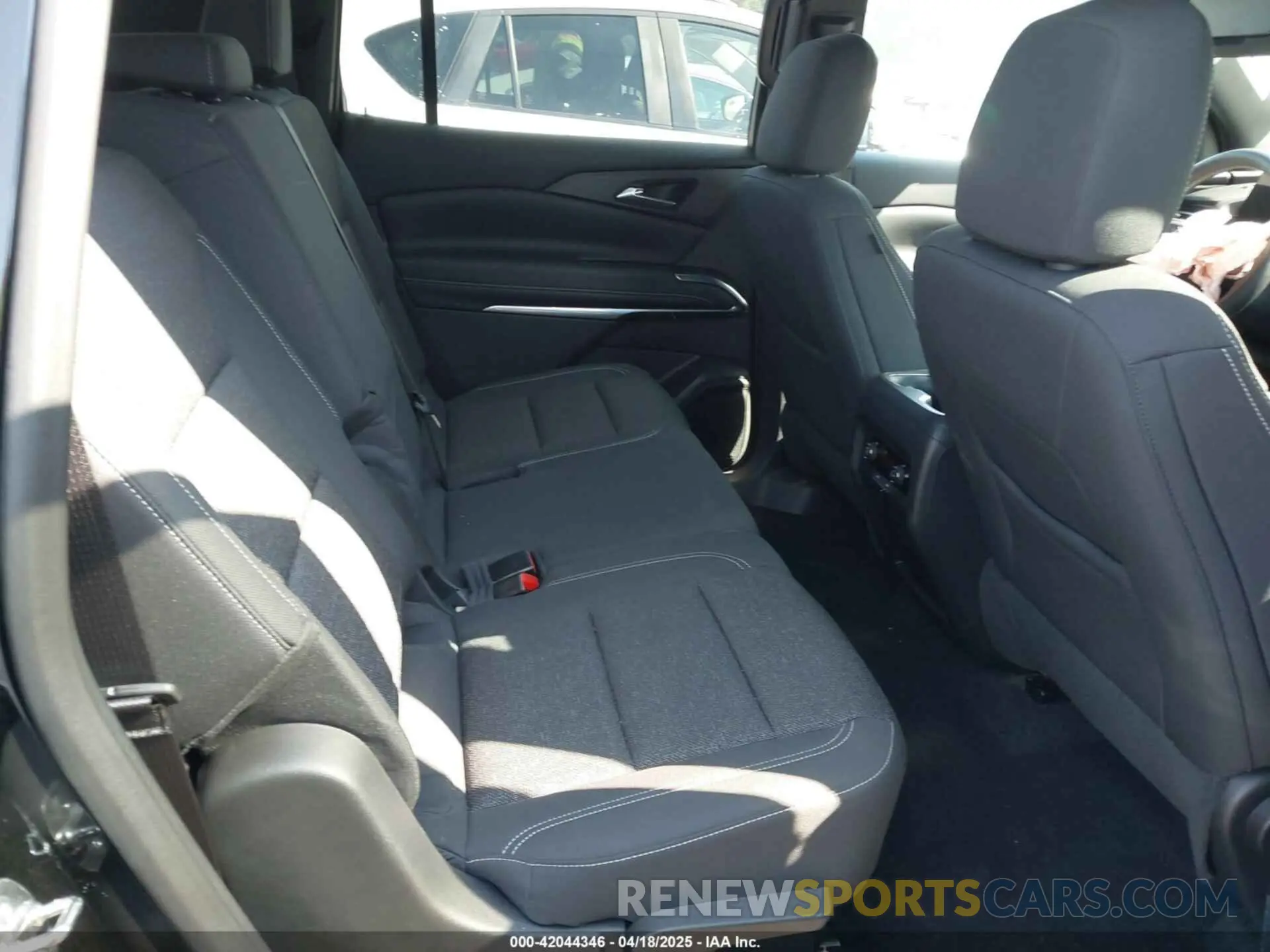 8 Photograph of a damaged car 1GNEREKS7RJ245173 CHEVROLET TRAVERSE 2024