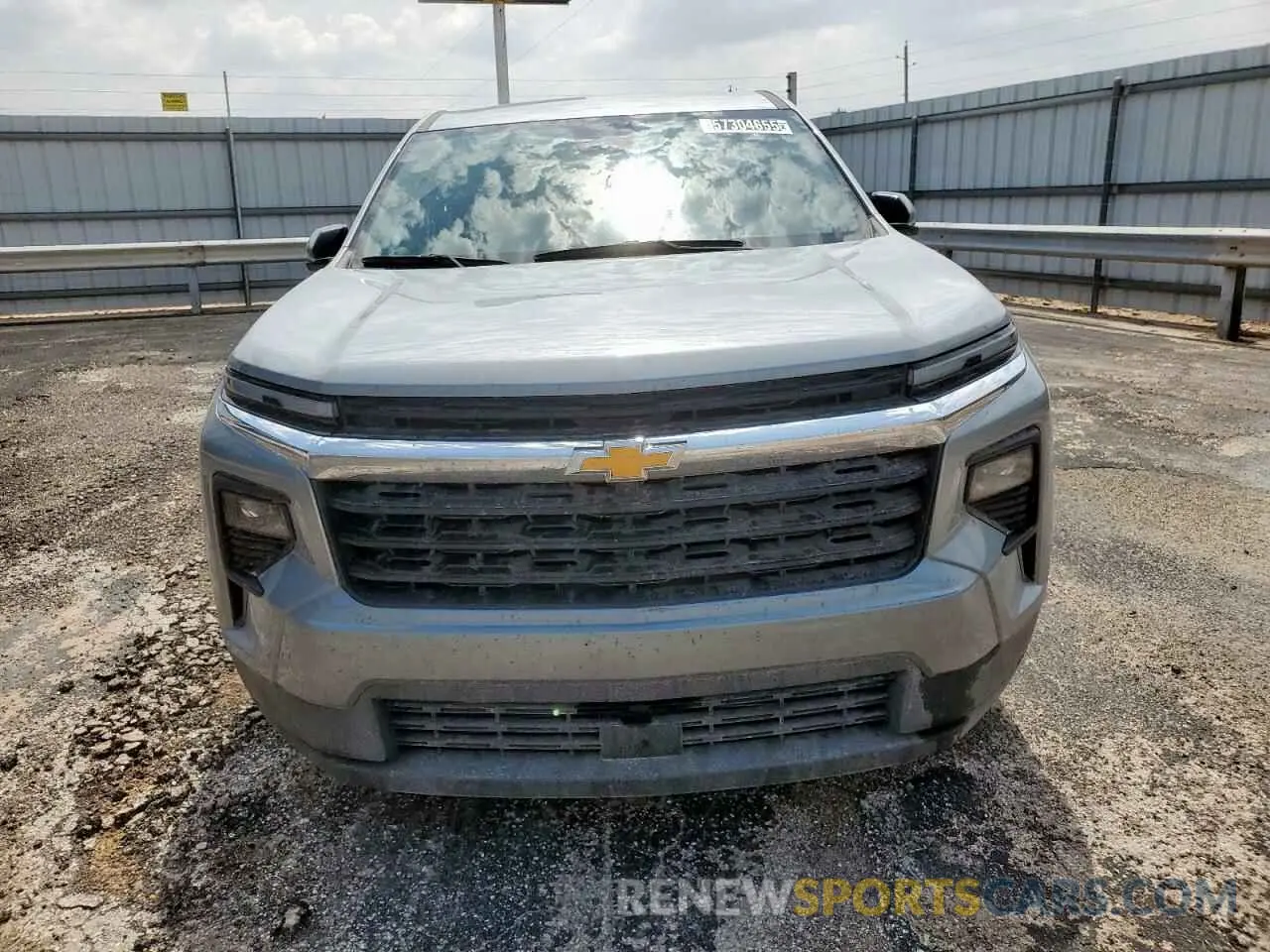 5 Photograph of a damaged car 1GNEREKS9RJ164434 CHEVROLET TRAVERSE 2024