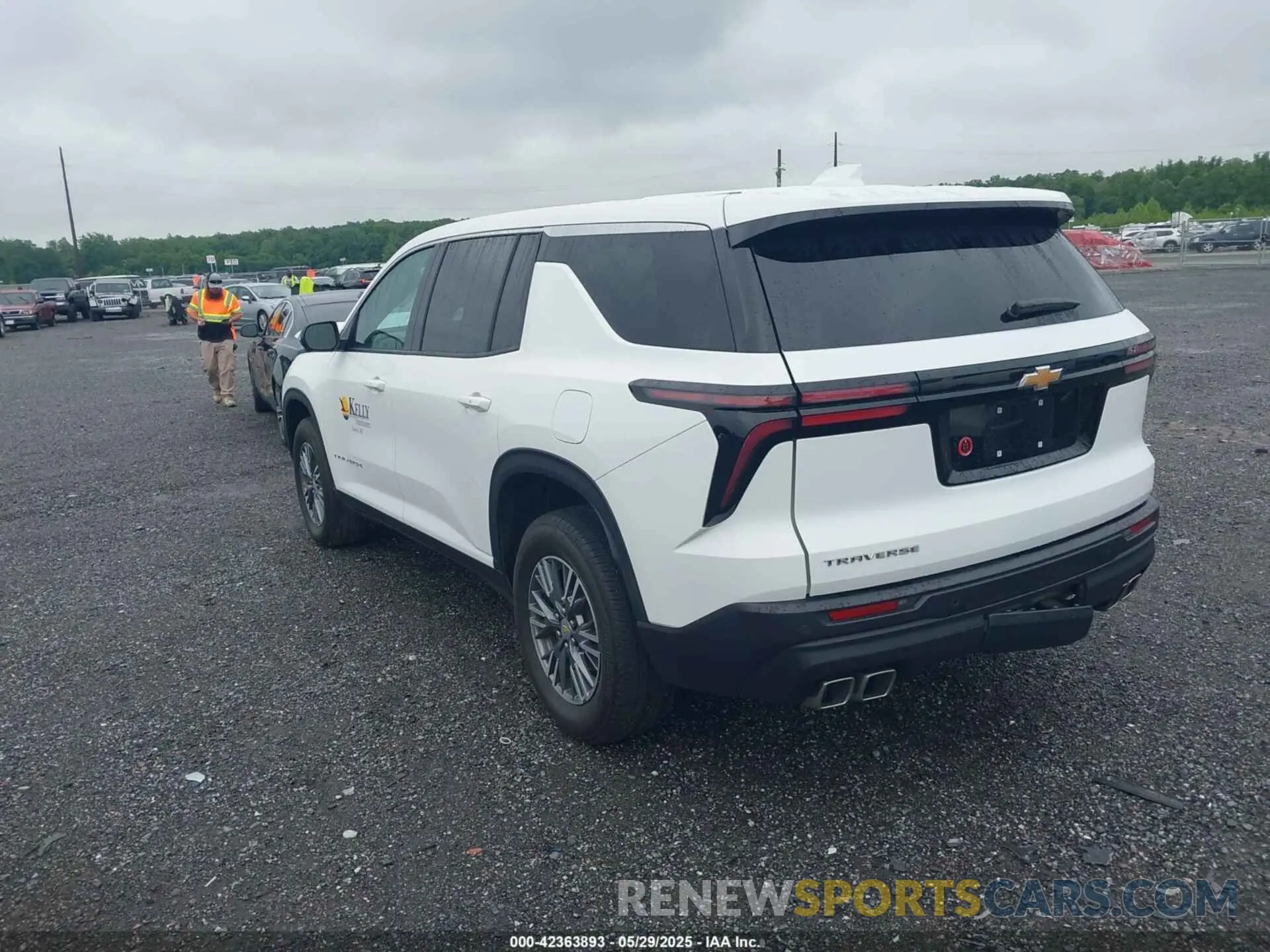 3 Photograph of a damaged car 1GNEREKSXRJ157072 CHEVROLET TRAVERSE 2024