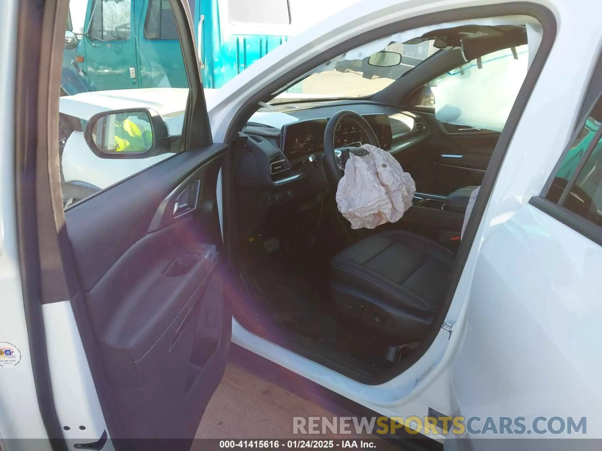 5 Photograph of a damaged car 1GNERGKS0RJ153334 CHEVROLET TRAVERSE 2024