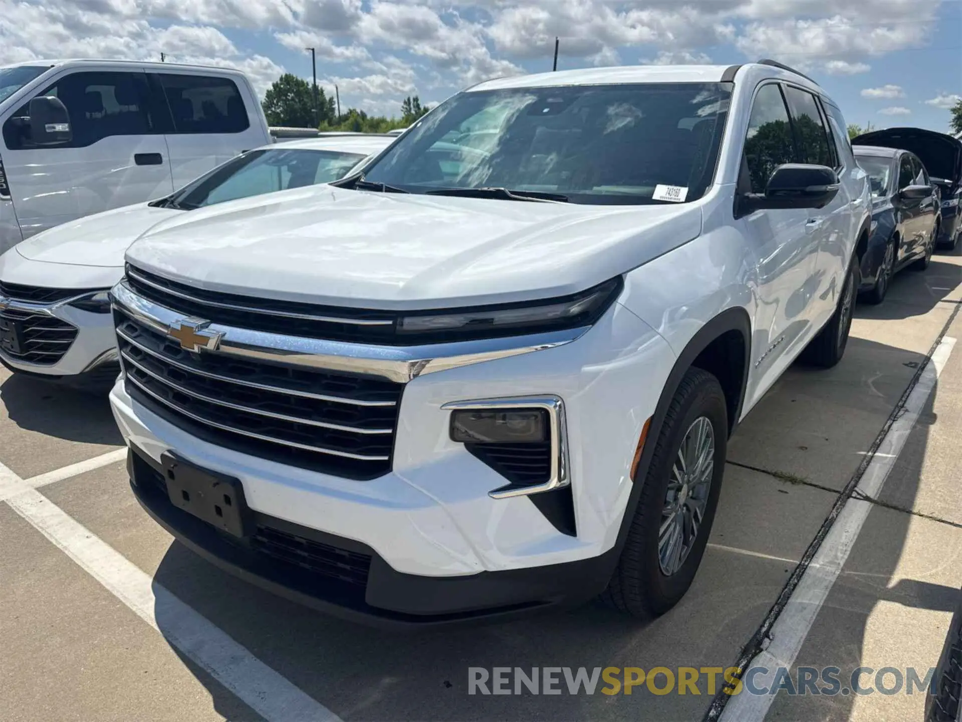 1 Photograph of a damaged car 1GNERGKS0RJ164740 CHEVROLET TRAVERSE 2024