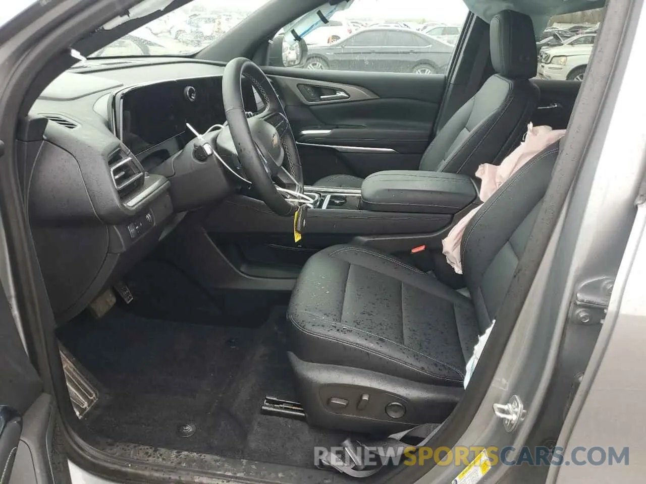 7 Photograph of a damaged car 1GNERGKS0RJ235242 CHEVROLET TRAVERSE 2024