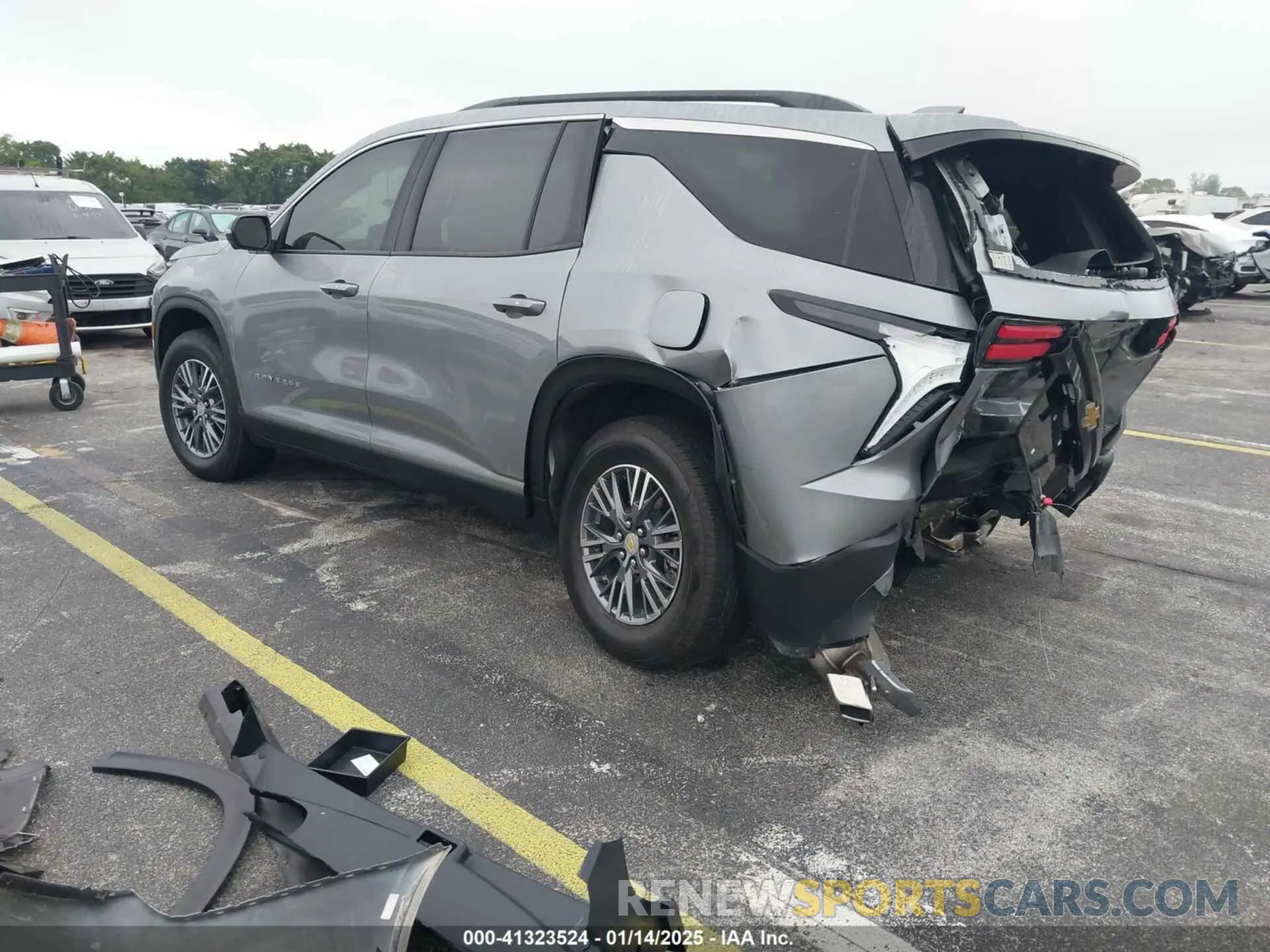 3 Photograph of a damaged car 1GNERGKS2RJ156560 CHEVROLET TRAVERSE 2024