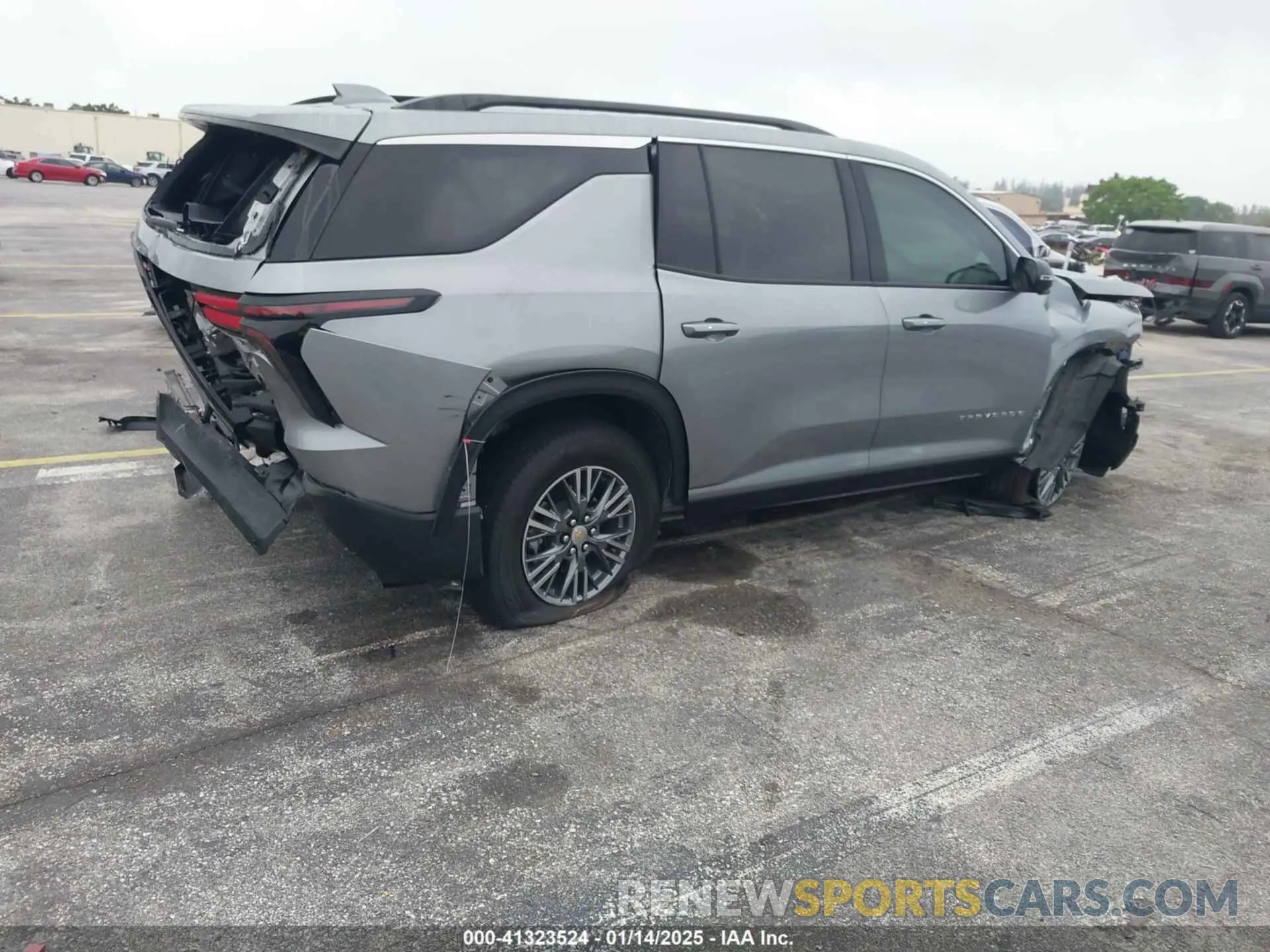 4 Photograph of a damaged car 1GNERGKS2RJ156560 CHEVROLET TRAVERSE 2024
