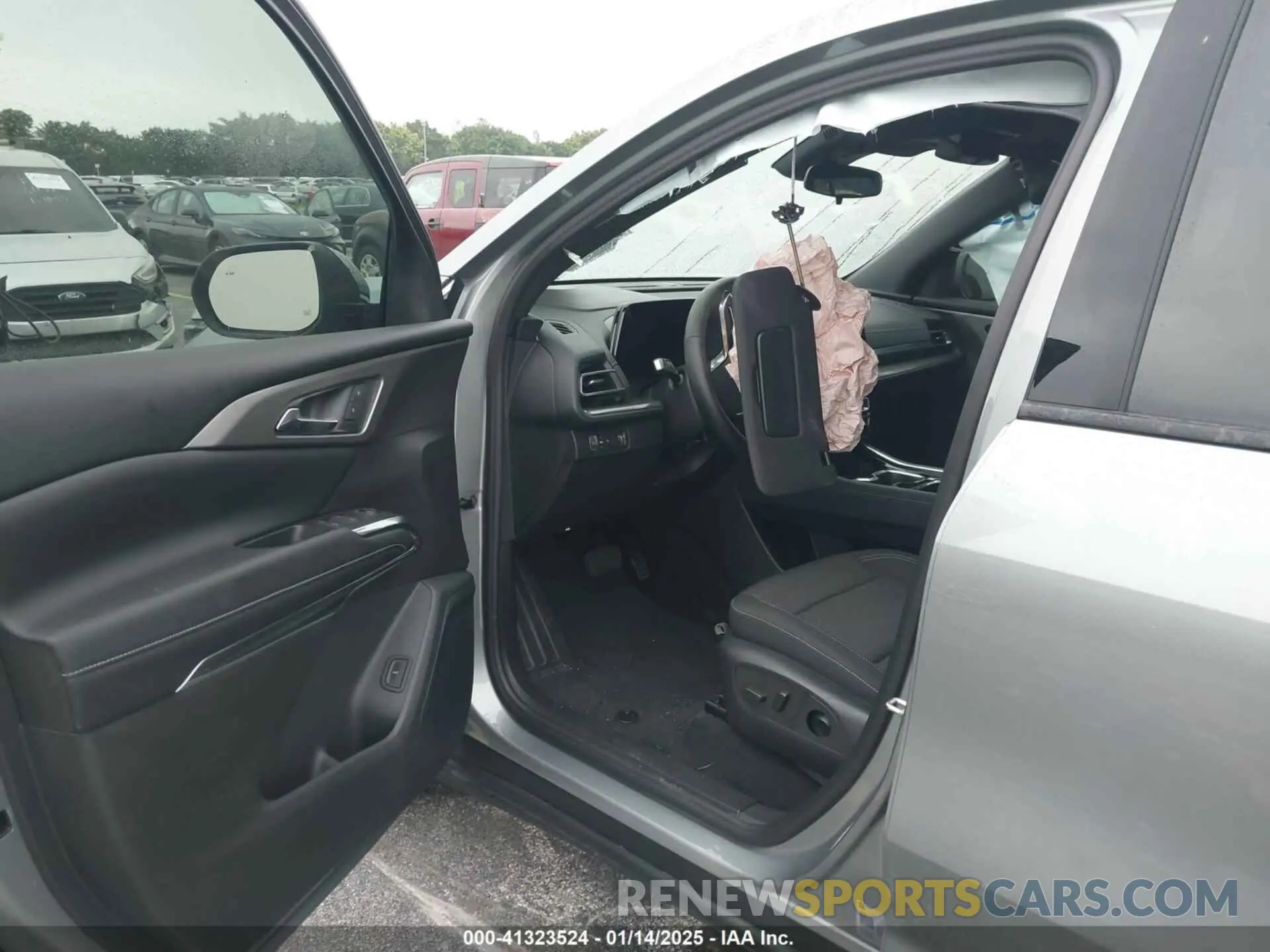 5 Photograph of a damaged car 1GNERGKS2RJ156560 CHEVROLET TRAVERSE 2024