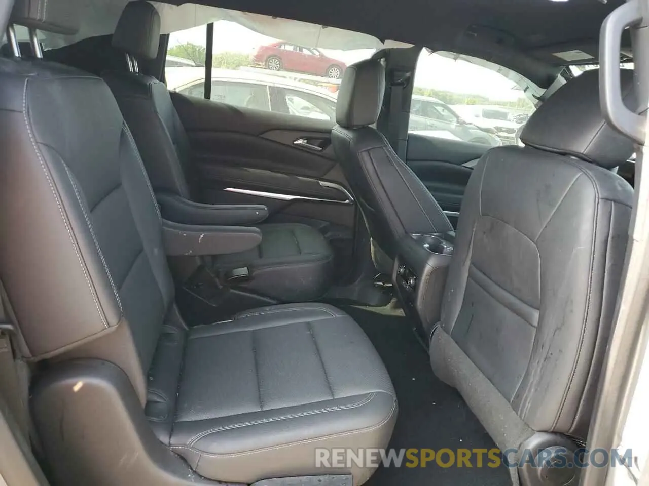 11 Photograph of a damaged car 1GNERGKS2RJ163749 CHEVROLET TRAVERSE 2024