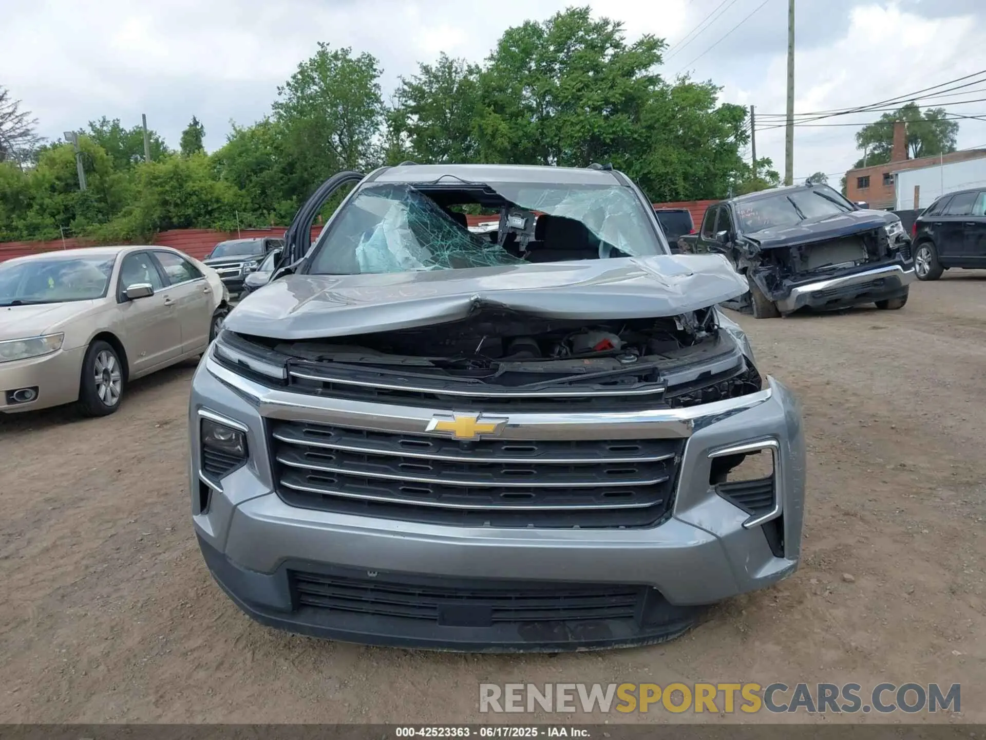 11 Photograph of a damaged car 1GNERGKS3RJ143655 CHEVROLET TRAVERSE 2024