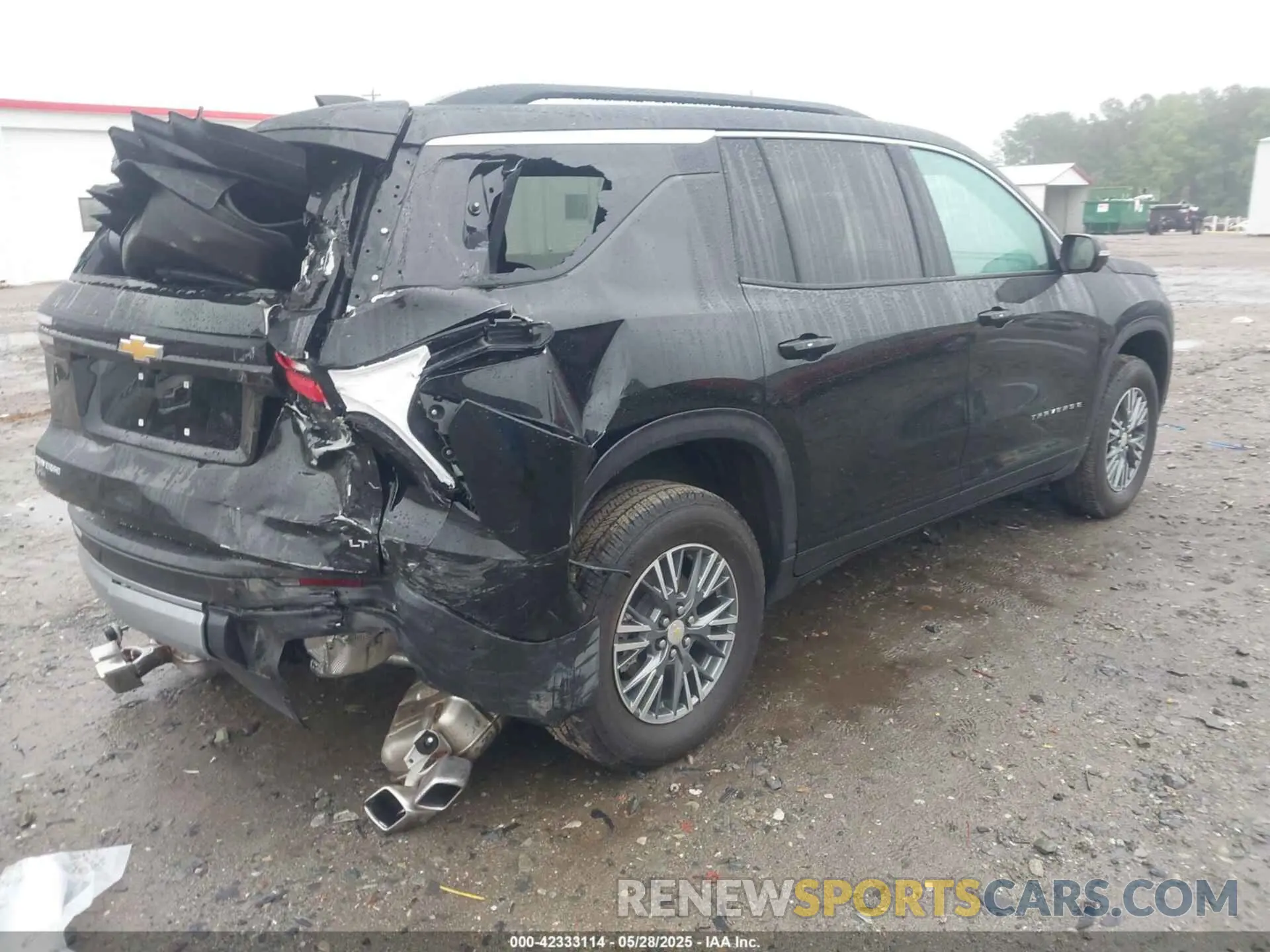 4 Photograph of a damaged car 1GNERGKS4RJ169875 CHEVROLET TRAVERSE 2024