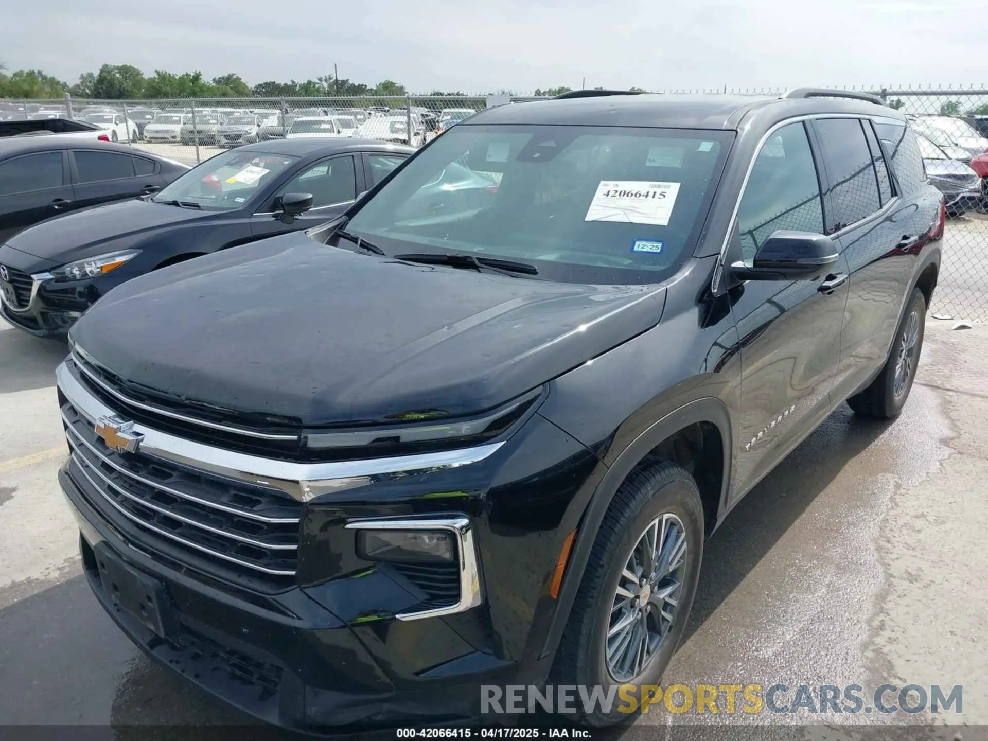 2 Photograph of a damaged car 1GNERGKS5RJ176849 CHEVROLET TRAVERSE 2024
