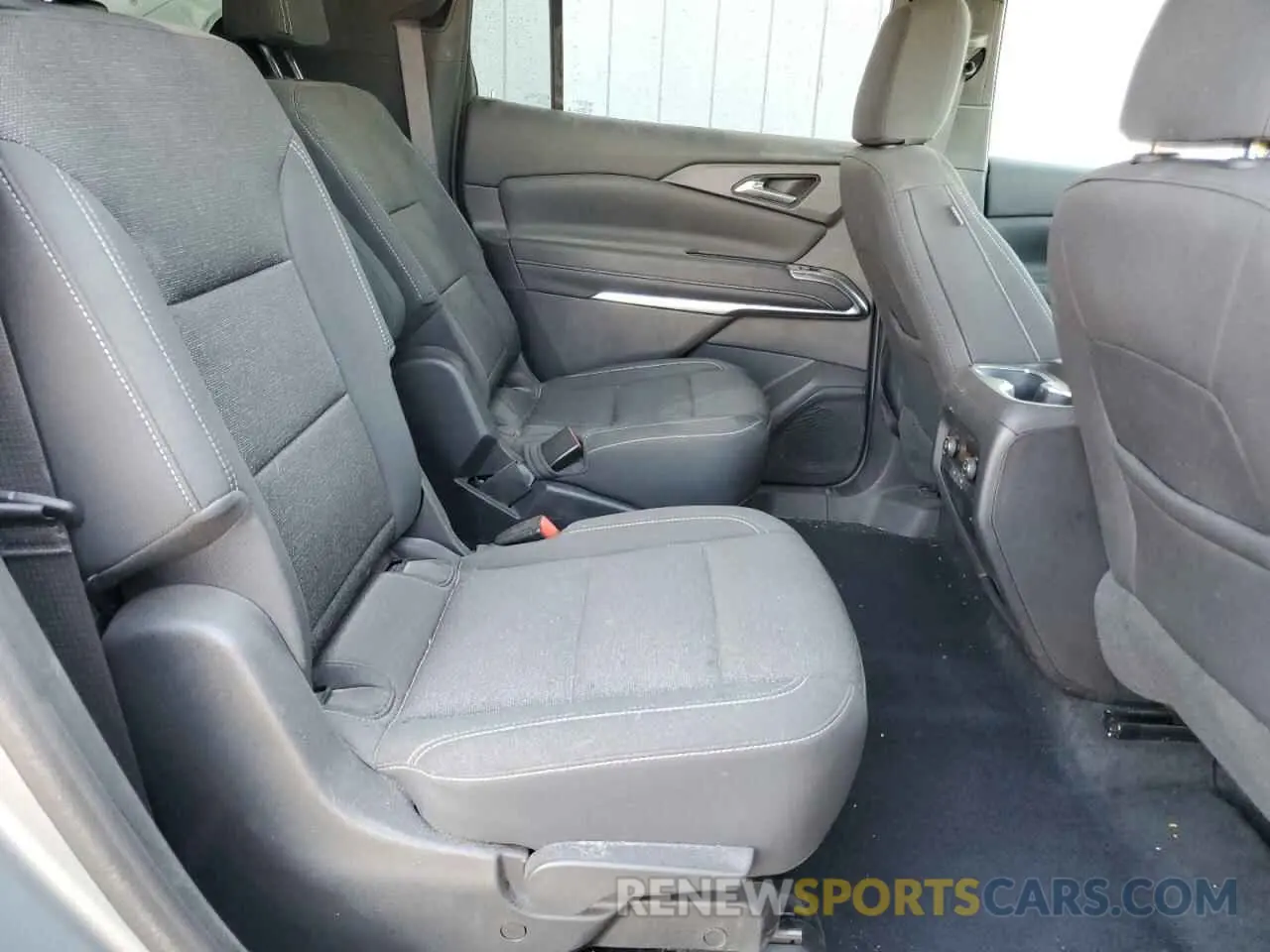 10 Photograph of a damaged car 1GNERGKS5RJ182988 CHEVROLET TRAVERSE 2024