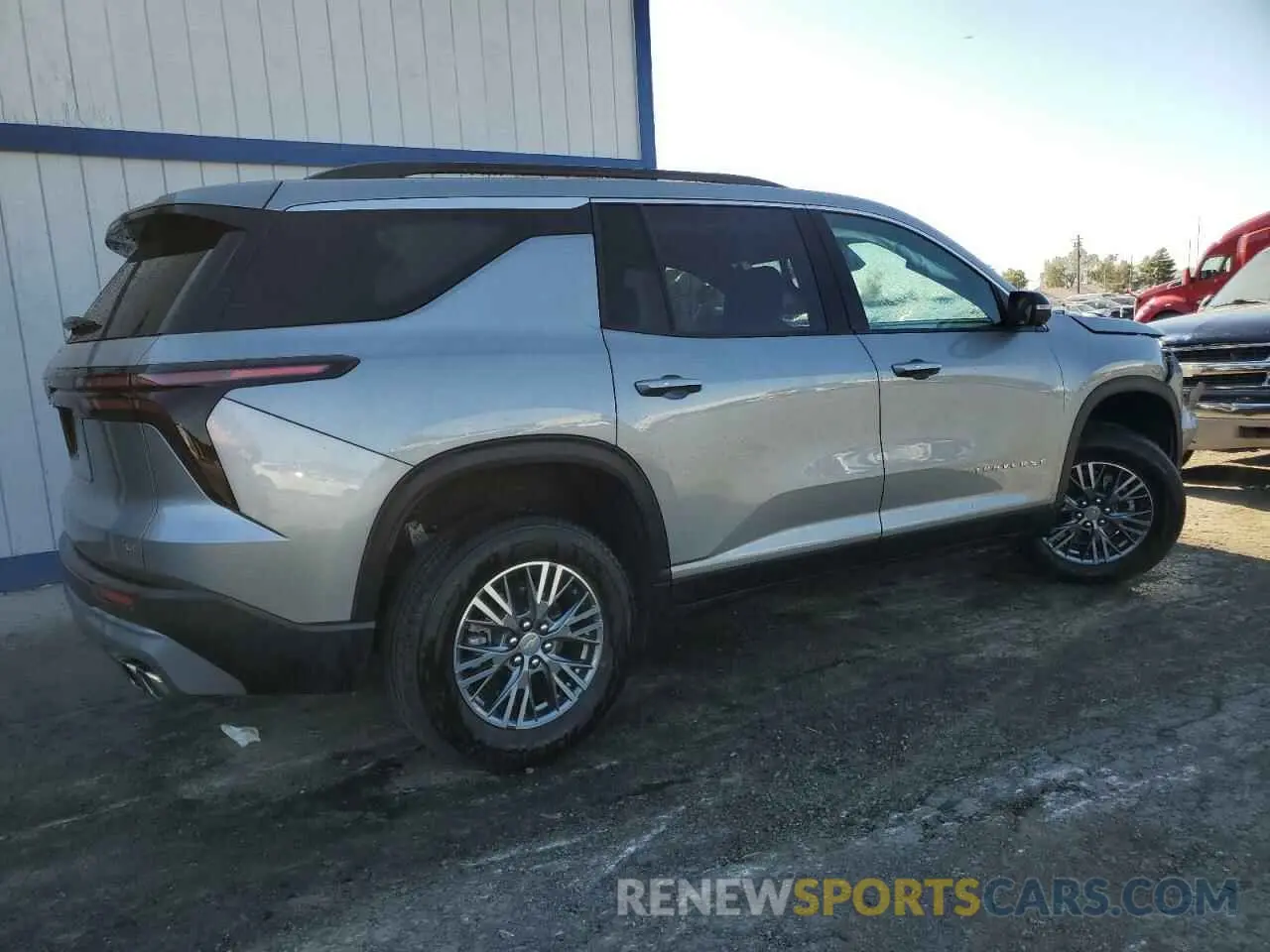 3 Photograph of a damaged car 1GNERGKS5RJ182988 CHEVROLET TRAVERSE 2024