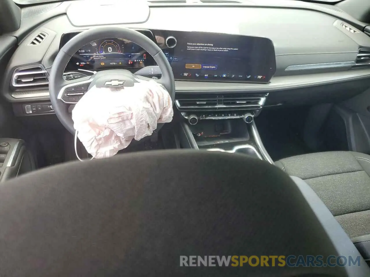 8 Photograph of a damaged car 1GNERGKS6RJ243460 CHEVROLET TRAVERSE 2024