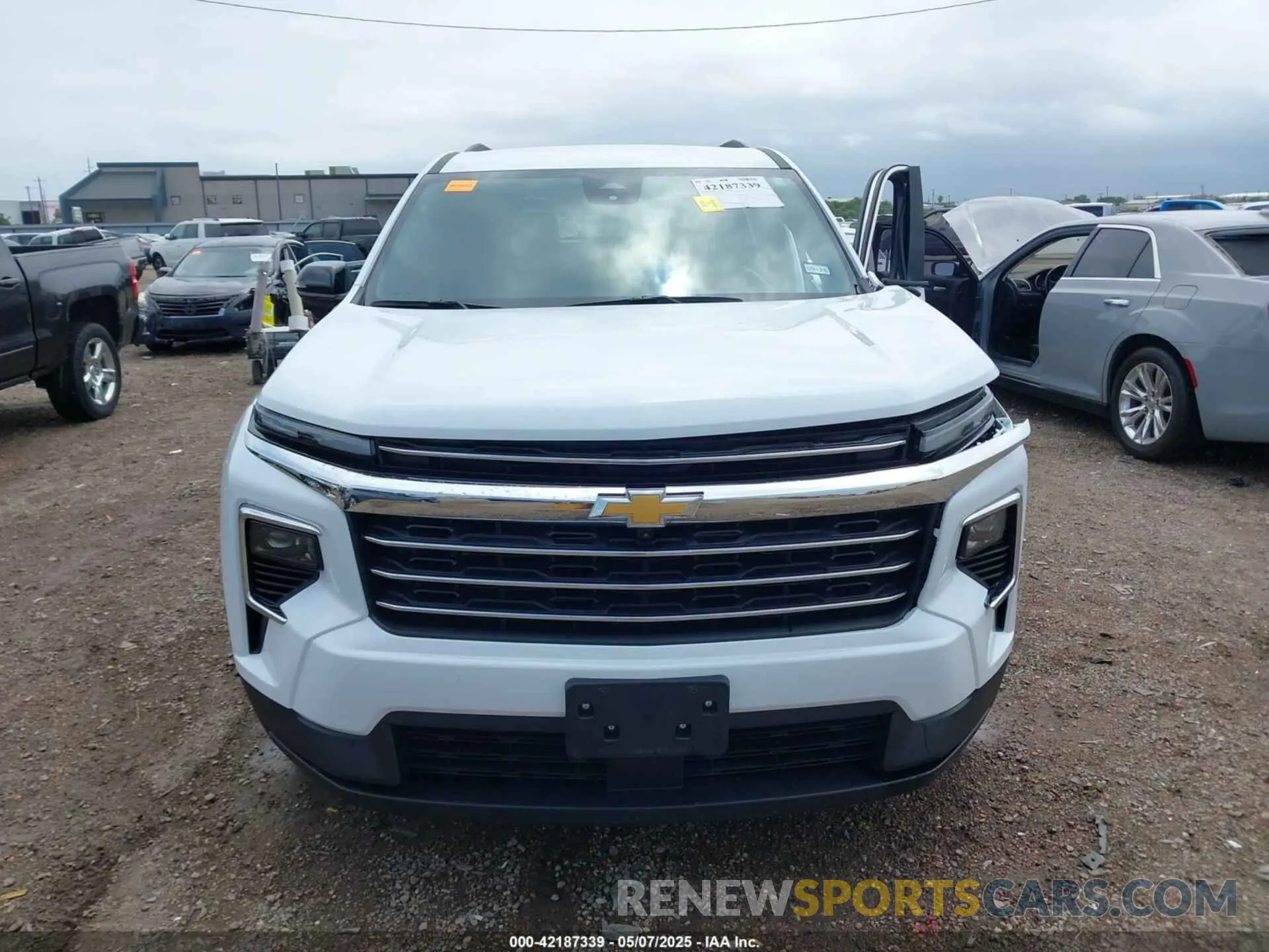 12 Photograph of a damaged car 1GNERGKS7RJ215585 CHEVROLET TRAVERSE 2024