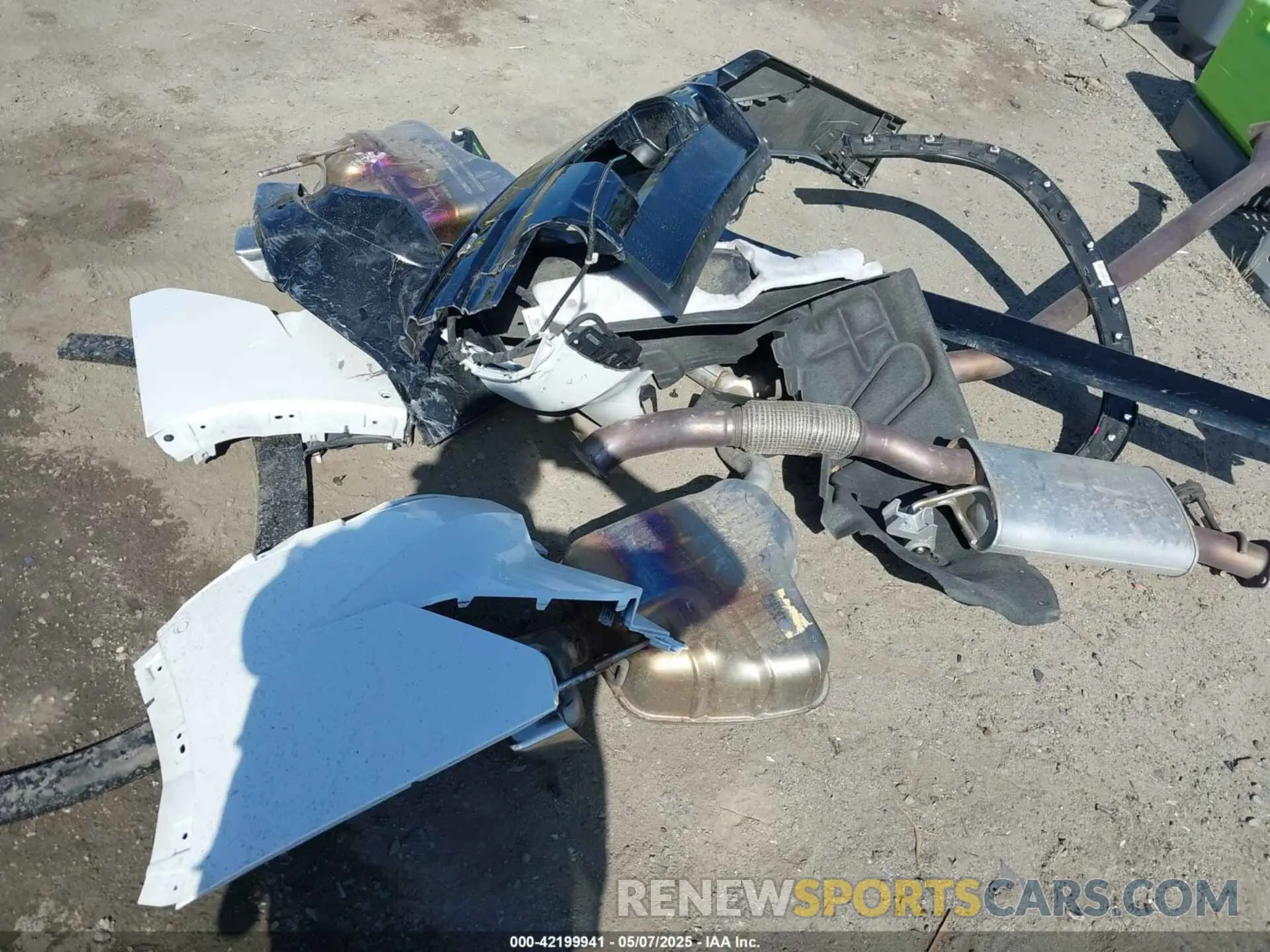 12 Photograph of a damaged car 1GNERLKS7RJ224084 CHEVROLET TRAVERSE 2024