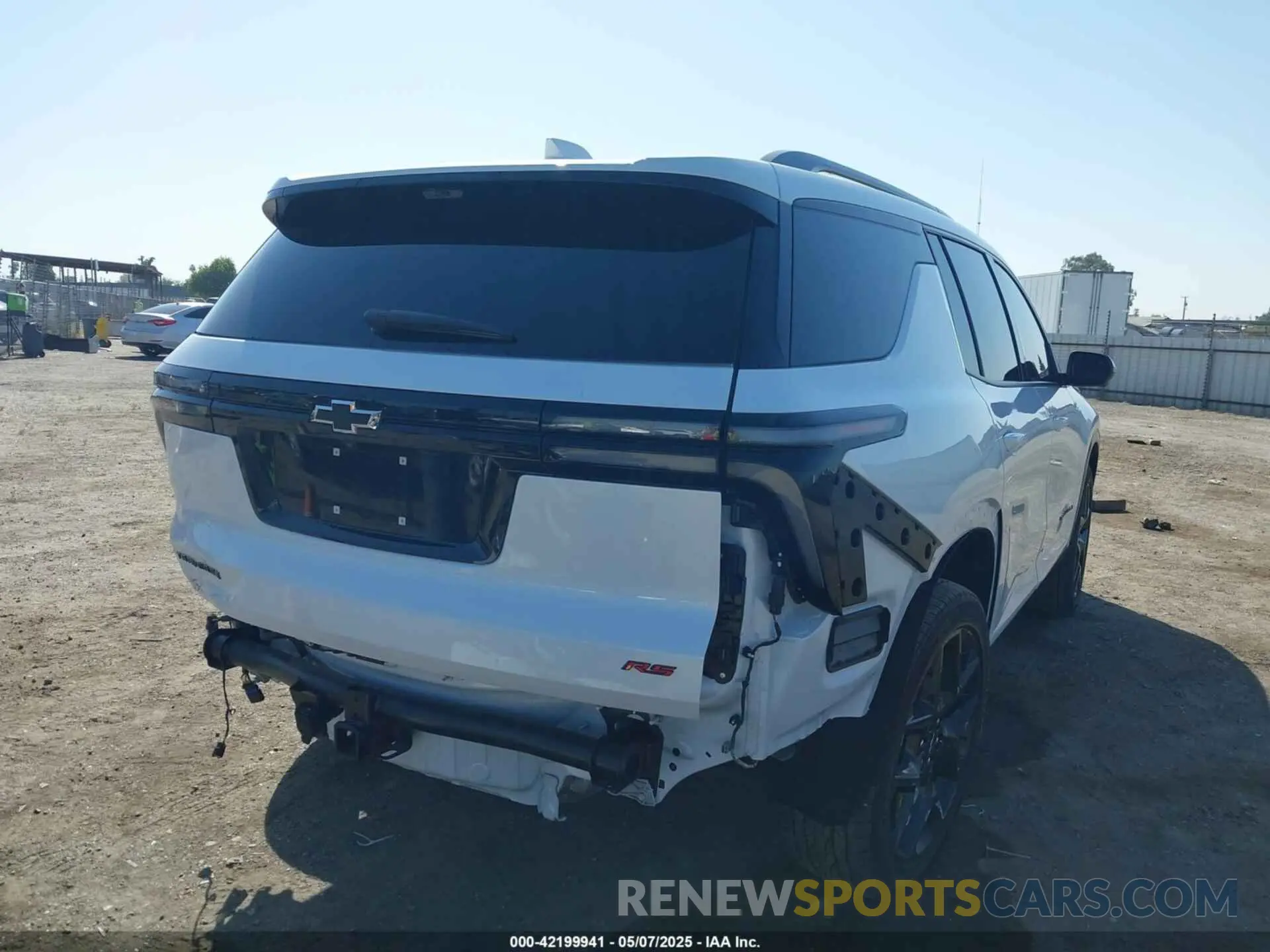 4 Photograph of a damaged car 1GNERLKS7RJ224084 CHEVROLET TRAVERSE 2024