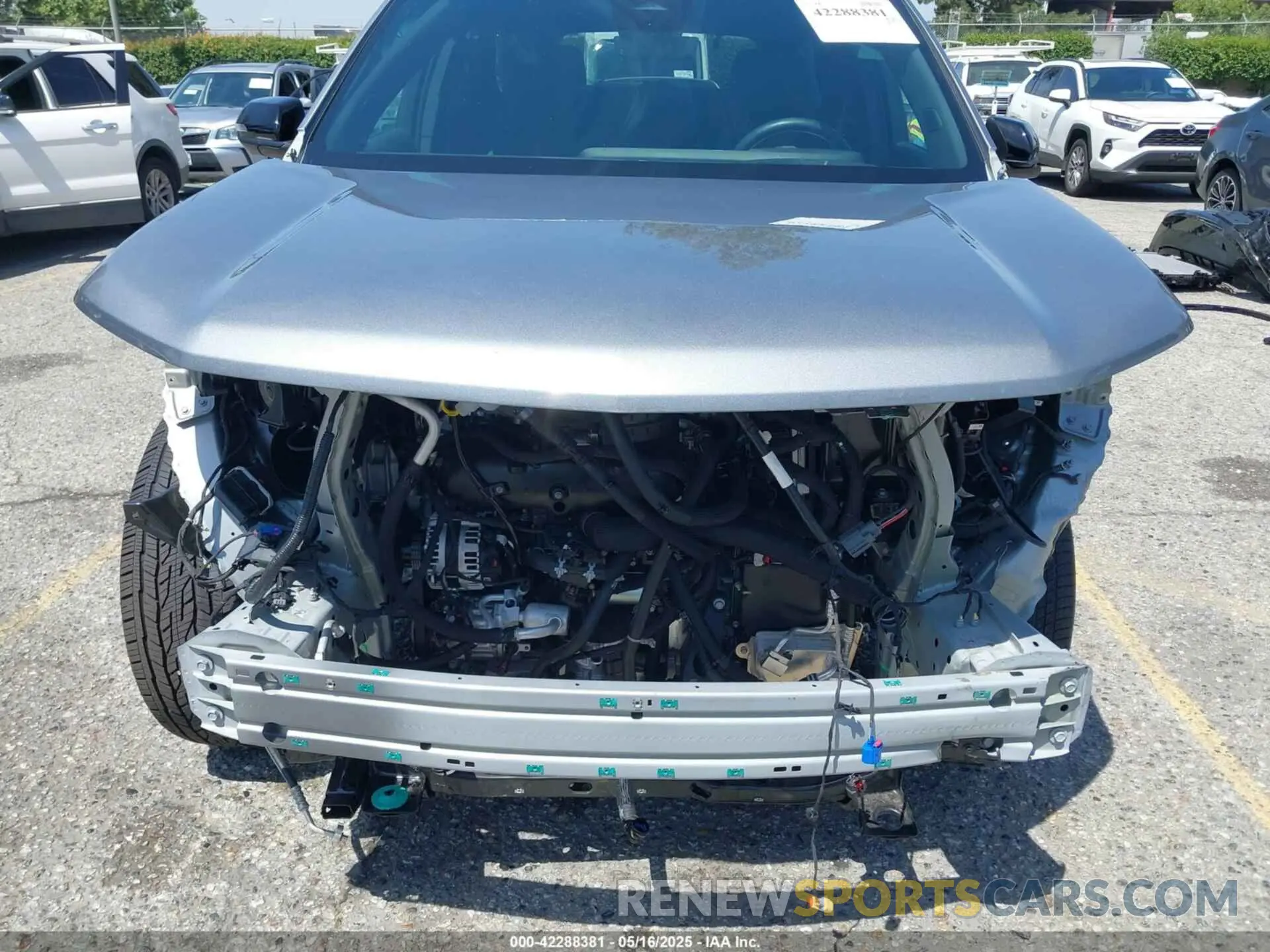 6 Photograph of a damaged car 1GNERLKS8RJ241492 CHEVROLET TRAVERSE 2024