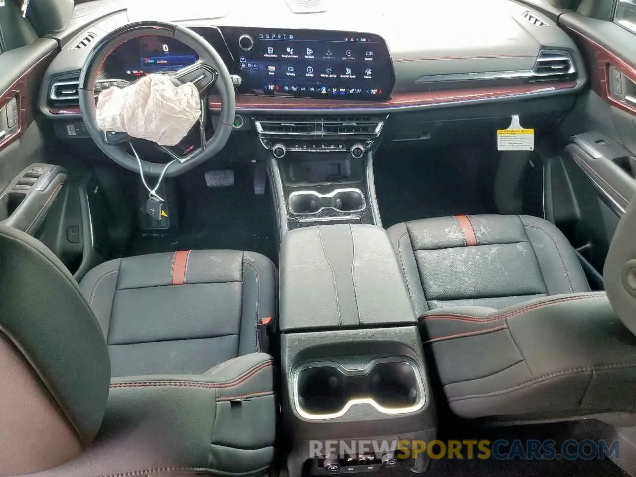 8 Photograph of a damaged car 1GNERLKS9RJ176278 CHEVROLET TRAVERSE 2024