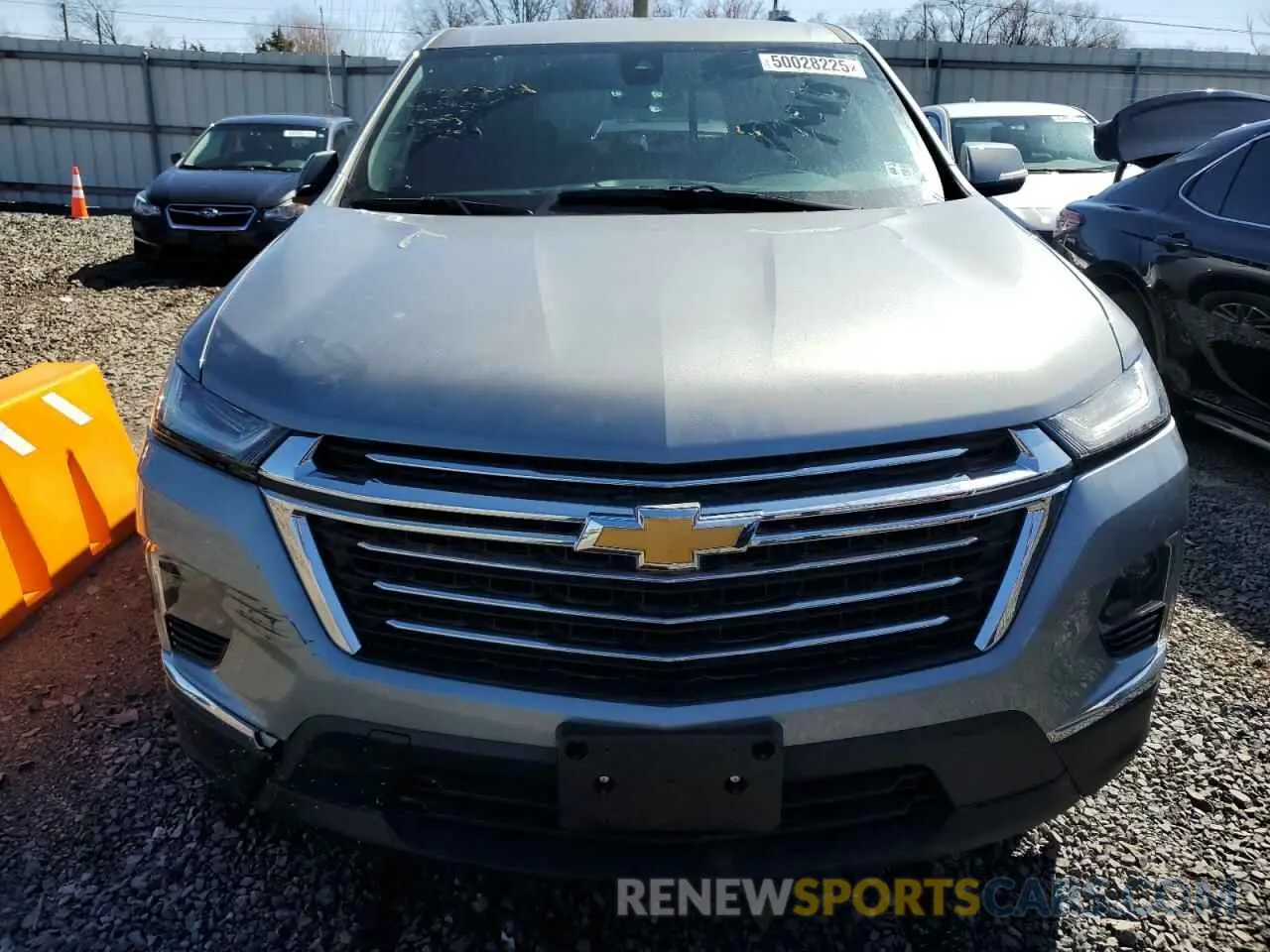 5 Photograph of a damaged car 1GNETVKW8RJ136869 CHEVROLET TRAVERSE 2024