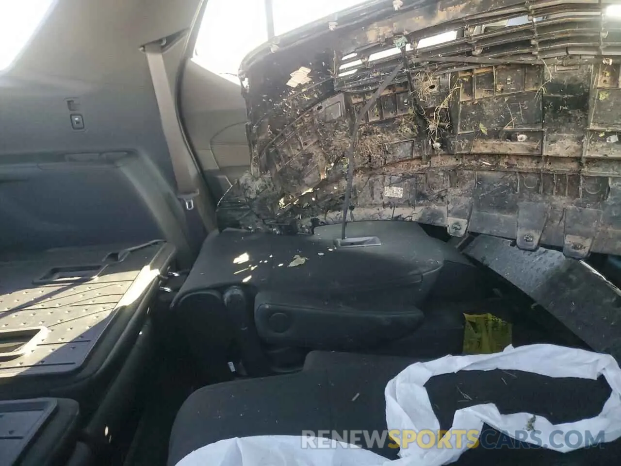 11 Photograph of a damaged car 1GNETYKW8RJ135383 CHEVROLET TRAVERSE 2024