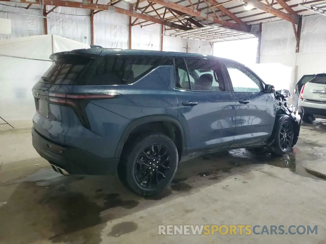 3 Photograph of a damaged car 1GNEVEKS0RJ174474 CHEVROLET TRAVERSE 2024