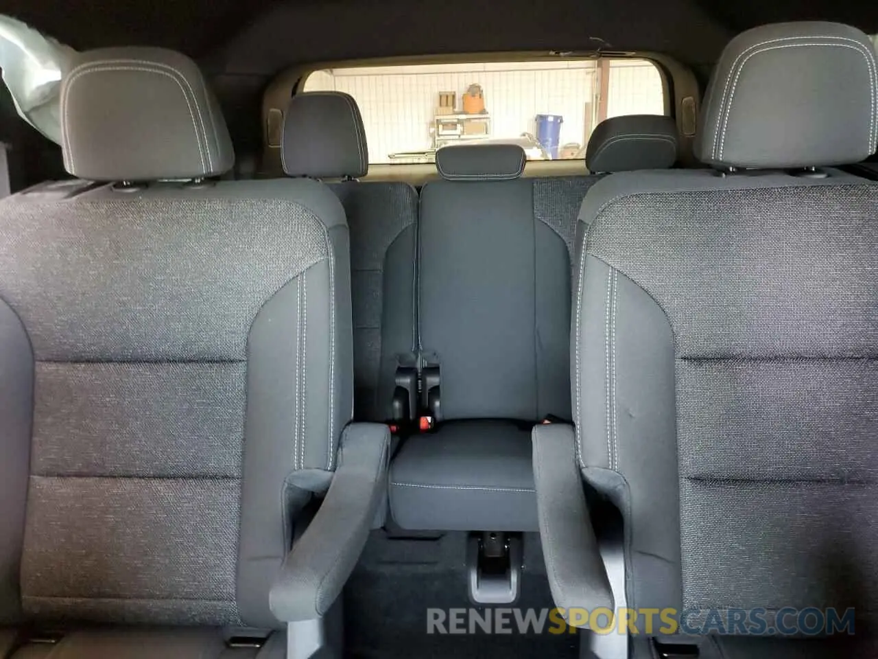 10 Photograph of a damaged car 1GNEVGKS1RJ241160 CHEVROLET TRAVERSE 2024