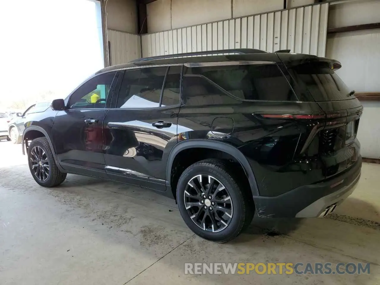 2 Photograph of a damaged car 1GNEVGKS1RJ241160 CHEVROLET TRAVERSE 2024