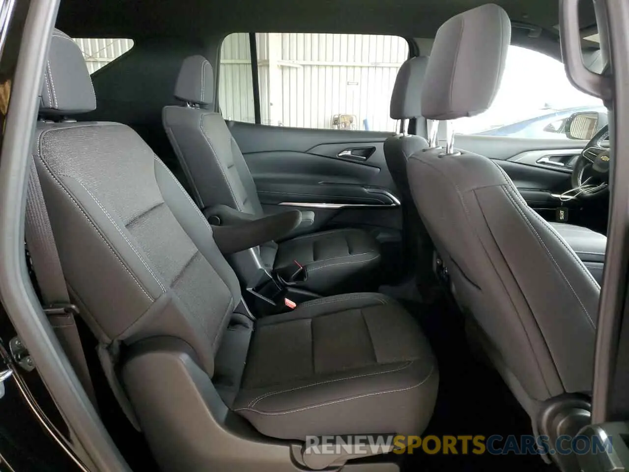 11 Photograph of a damaged car 1GNEVGKS4RJ167409 CHEVROLET TRAVERSE 2024