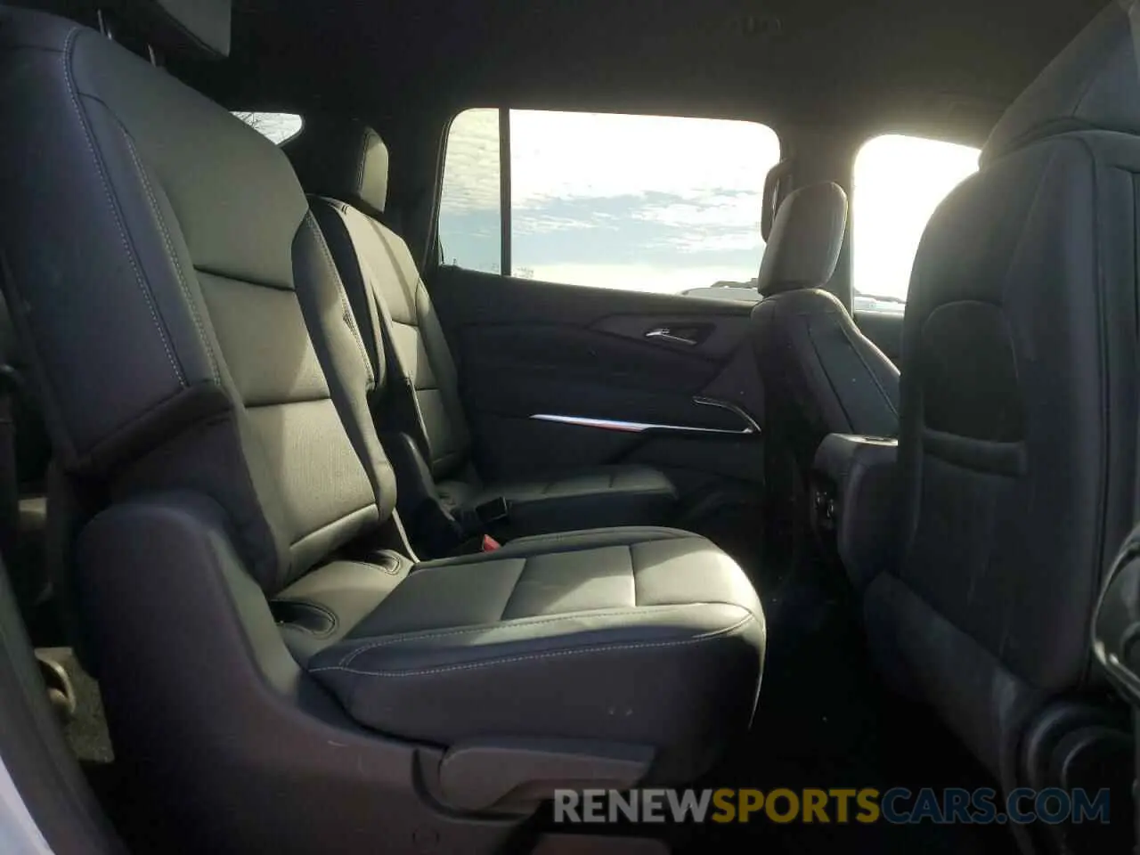 11 Photograph of a damaged car 1GNEVGKS7RJ188223 CHEVROLET TRAVERSE 2024