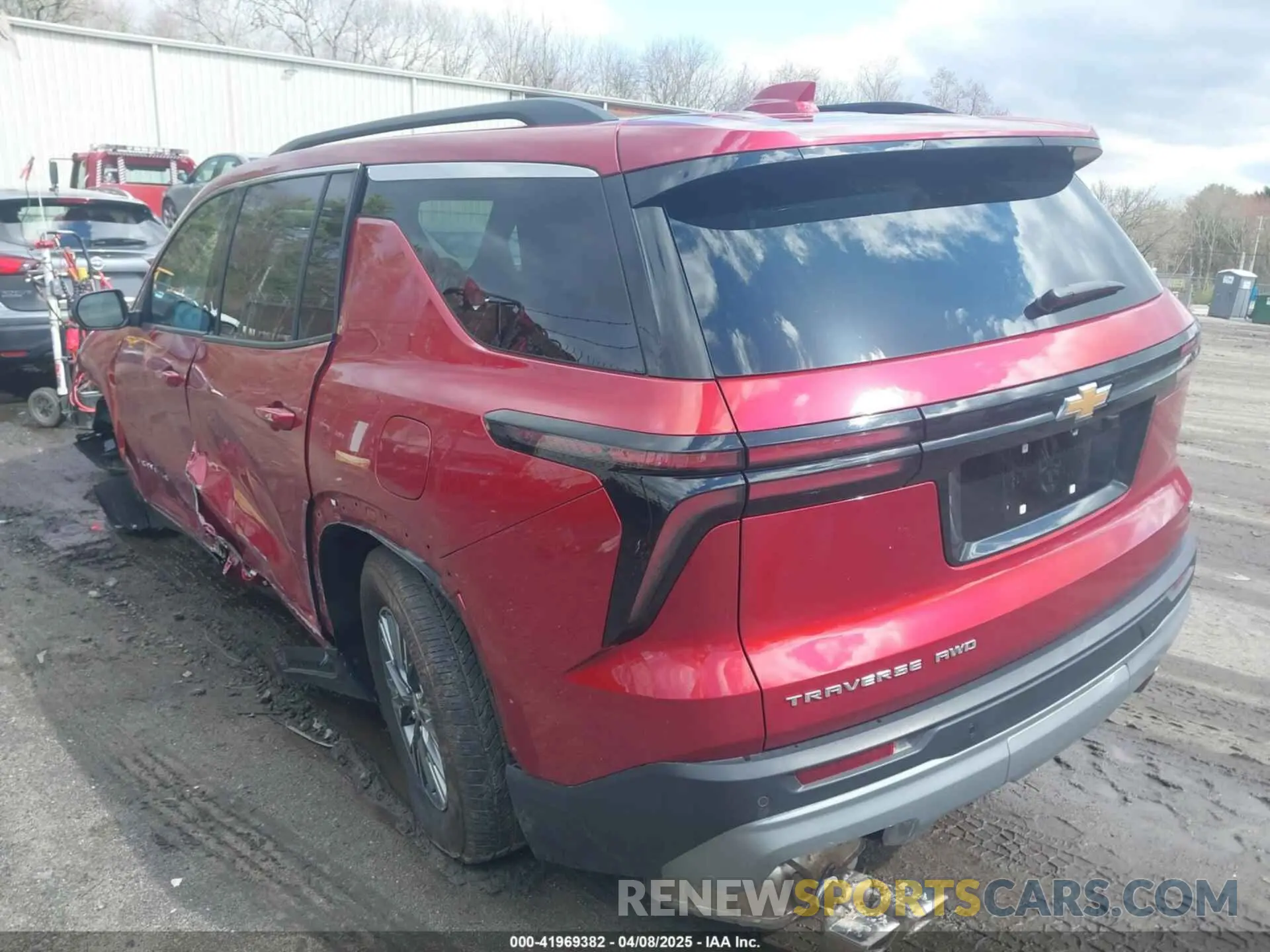 3 Photograph of a damaged car 1GNEVGKS8RJ195195 CHEVROLET TRAVERSE 2024