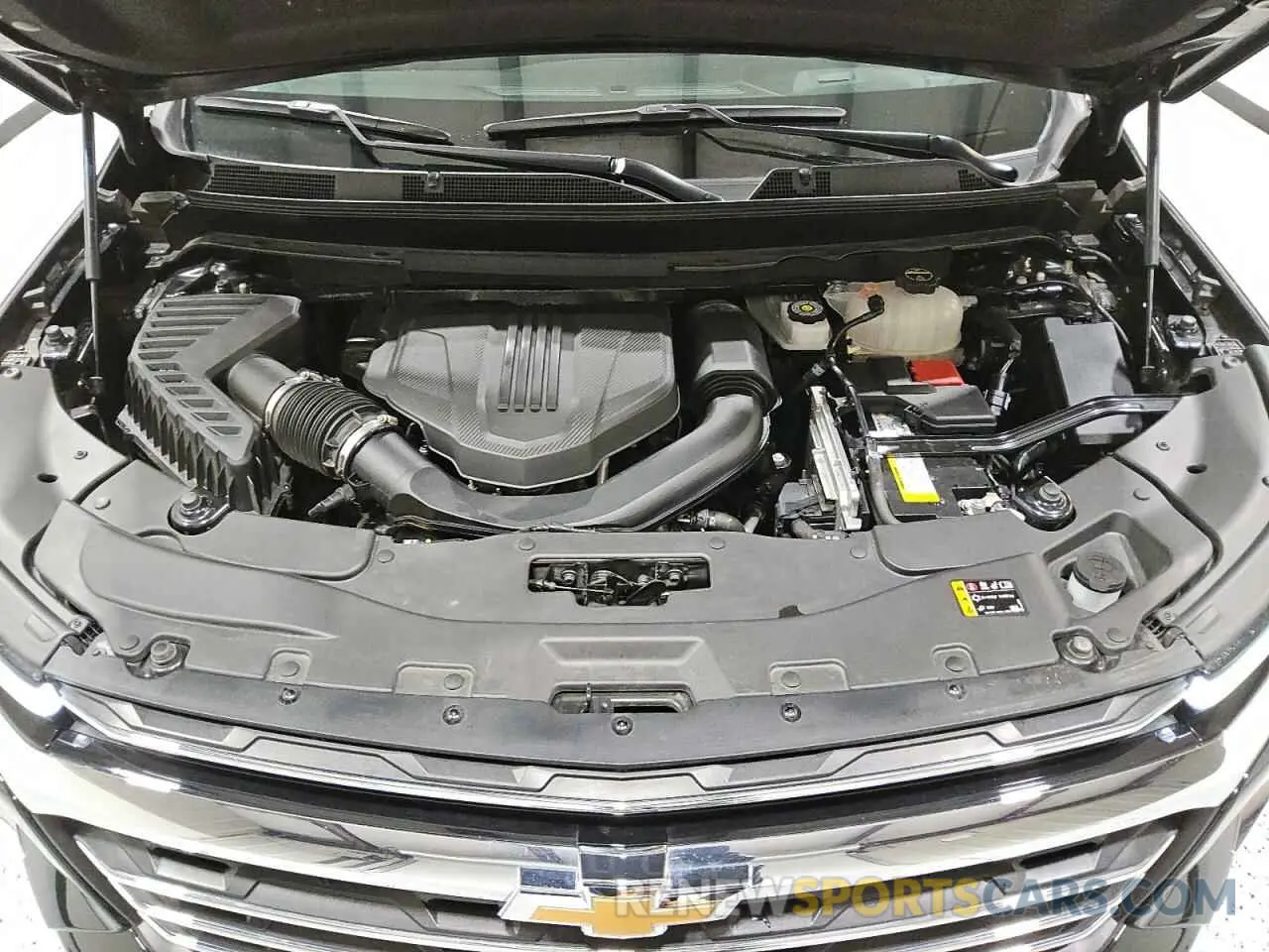 12 Photograph of a damaged car 1GNEVGKS9RJ174274 CHEVROLET TRAVERSE 2024