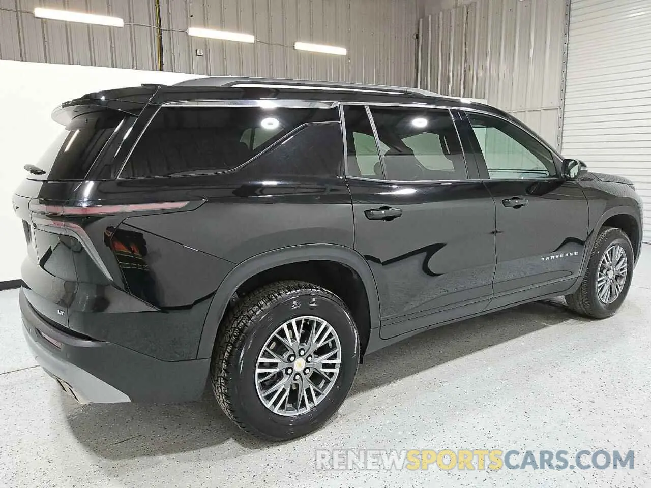 3 Photograph of a damaged car 1GNEVGKS9RJ174274 CHEVROLET TRAVERSE 2024