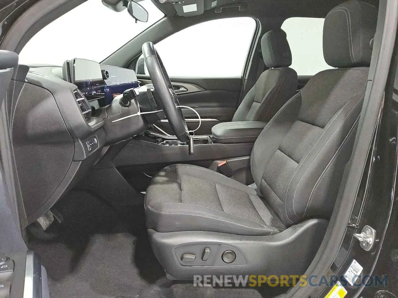 7 Photograph of a damaged car 1GNEVGKS9RJ174274 CHEVROLET TRAVERSE 2024