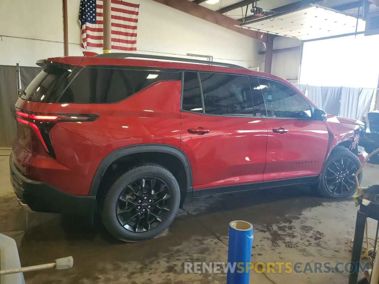 3 Photograph of a damaged car 1GNEVGKSXRJ228505 CHEVROLET TRAVERSE 2024