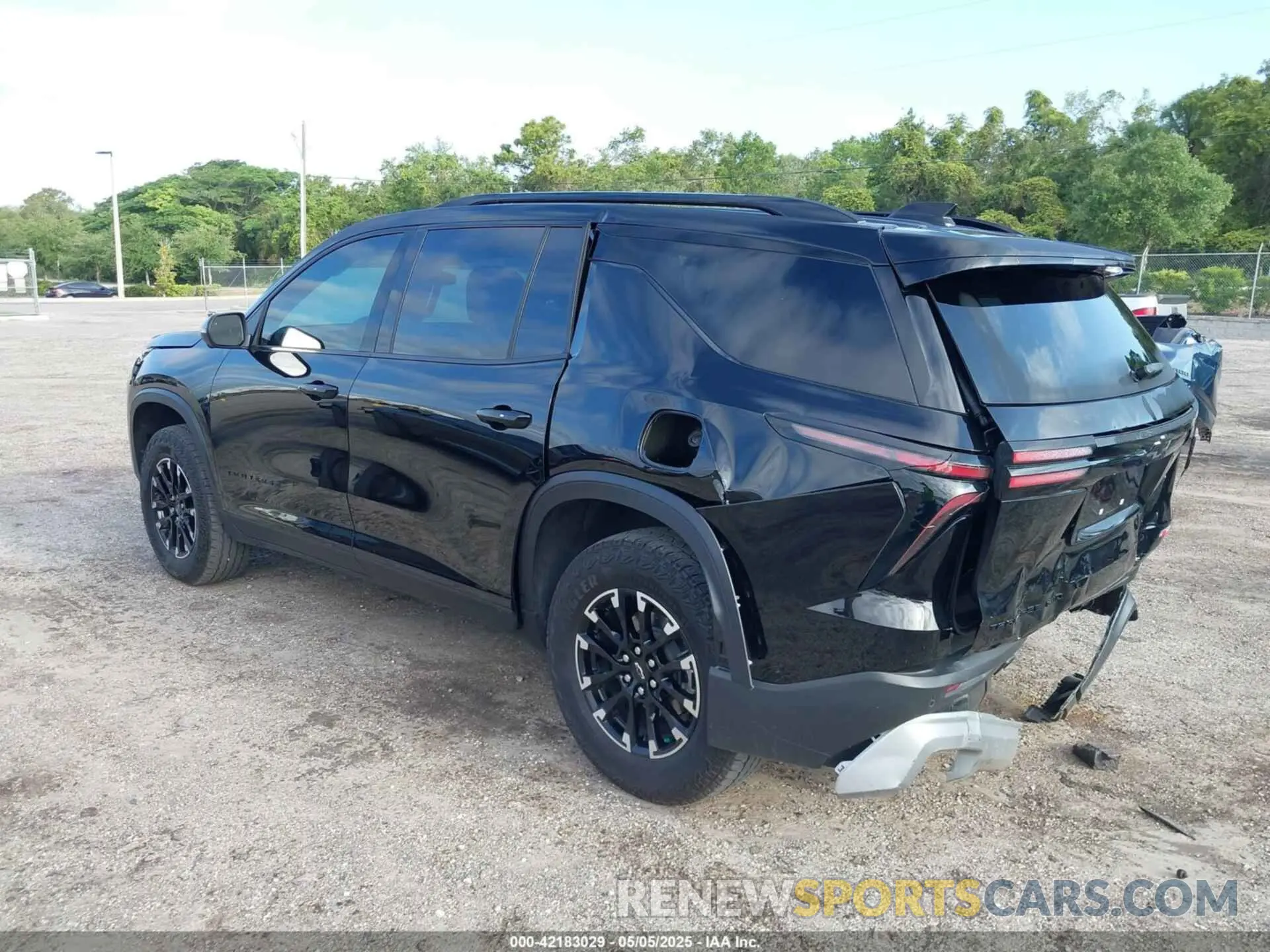 3 Photograph of a damaged car 1GNEVJKS2RJ148970 CHEVROLET TRAVERSE 2024