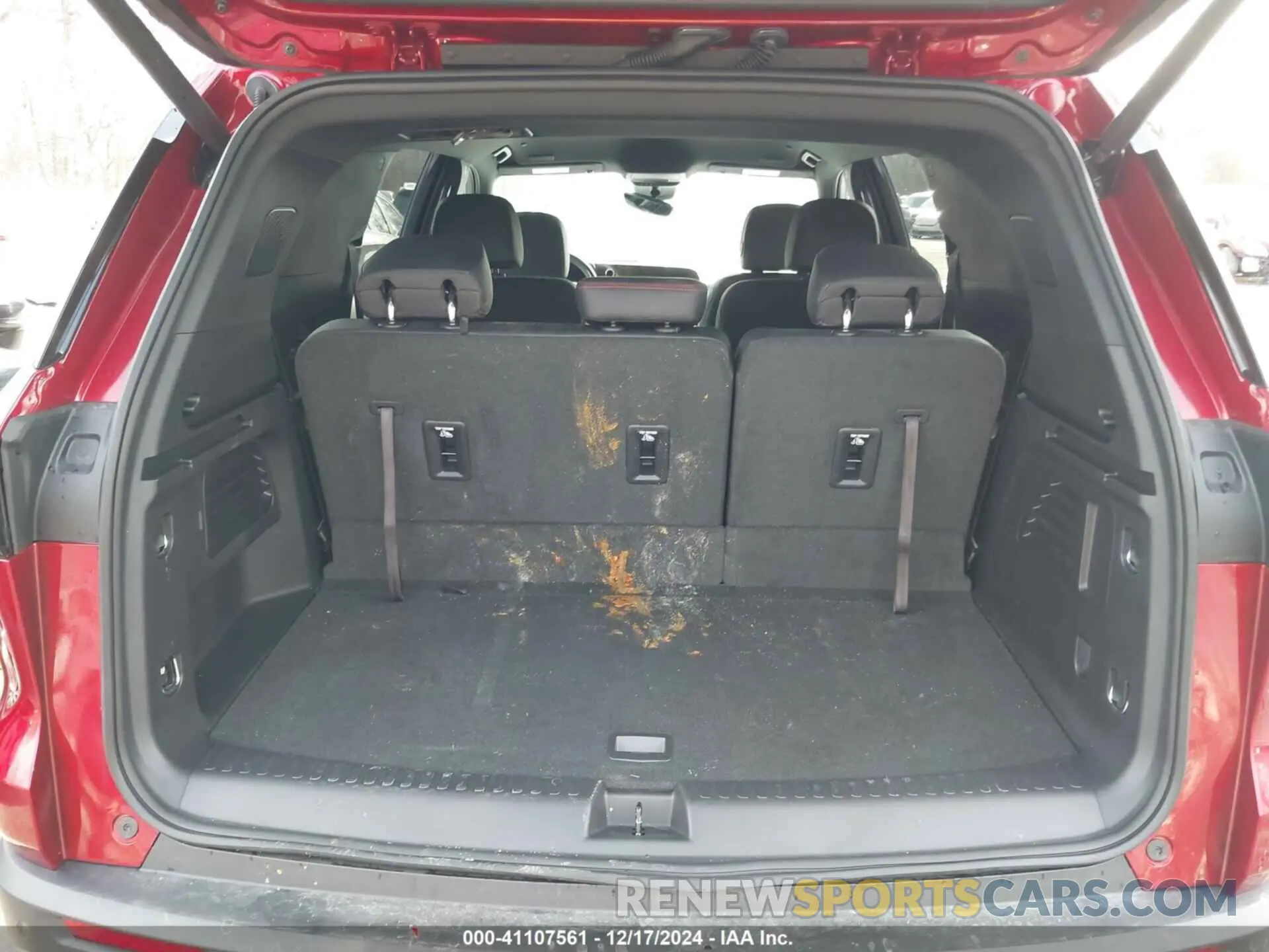 18 Photograph of a damaged car 1GNEVJKS2RJ237115 CHEVROLET TRAVERSE 2024