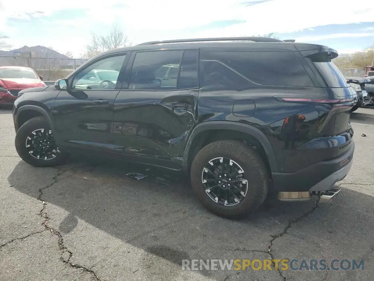 2 Photograph of a damaged car 1GNEVJKS6RJ154190 CHEVROLET TRAVERSE 2024