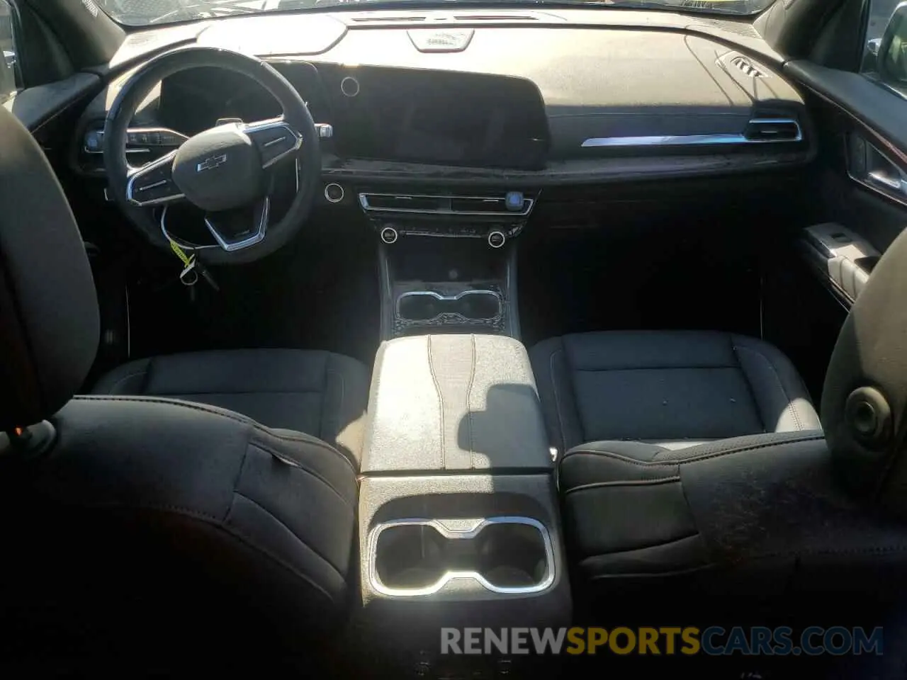 8 Photograph of a damaged car 1GNEVJKS6RJ154190 CHEVROLET TRAVERSE 2024