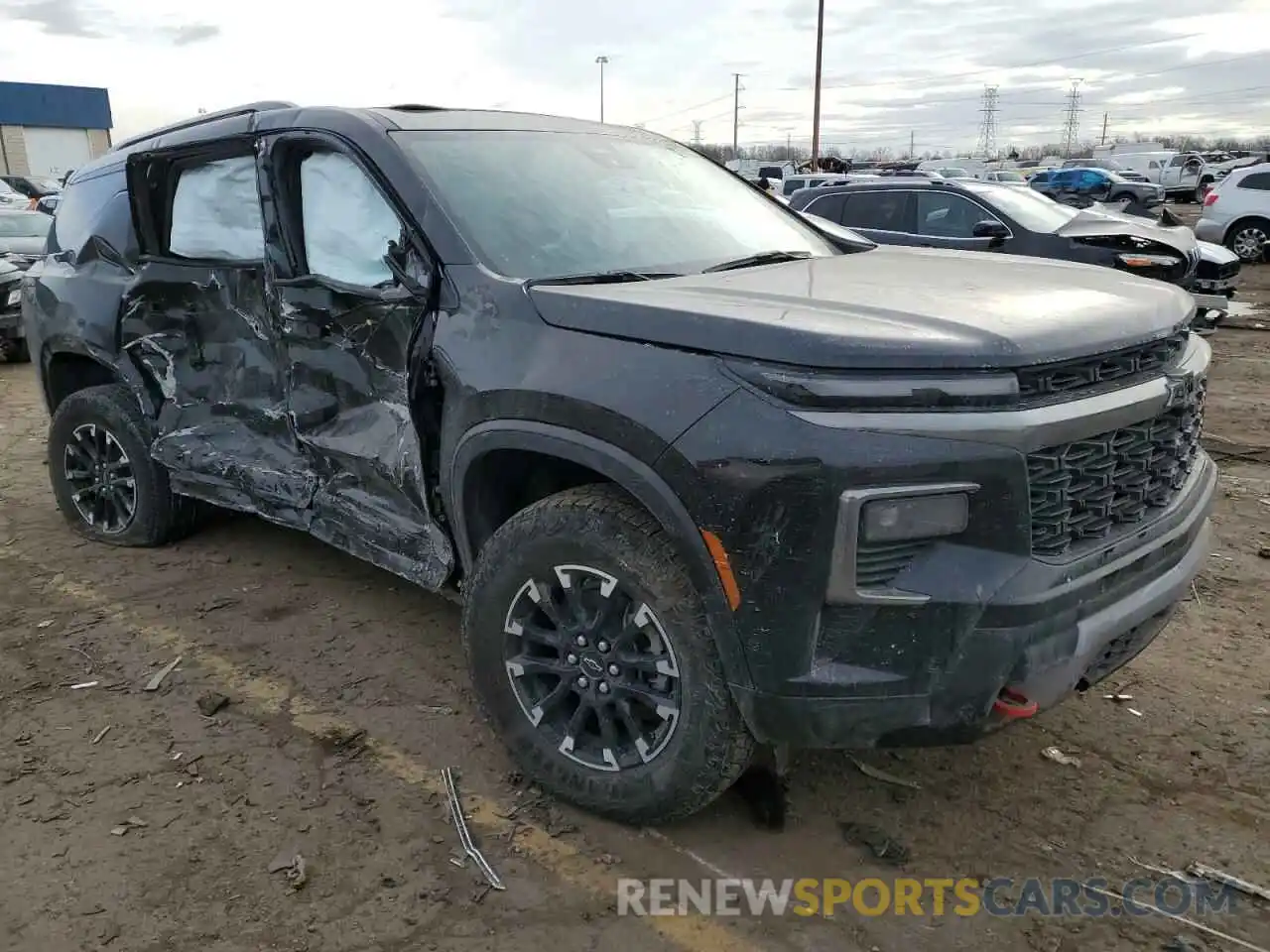 4 Photograph of a damaged car 1GNEVJKS9RJ201728 CHEVROLET TRAVERSE 2024