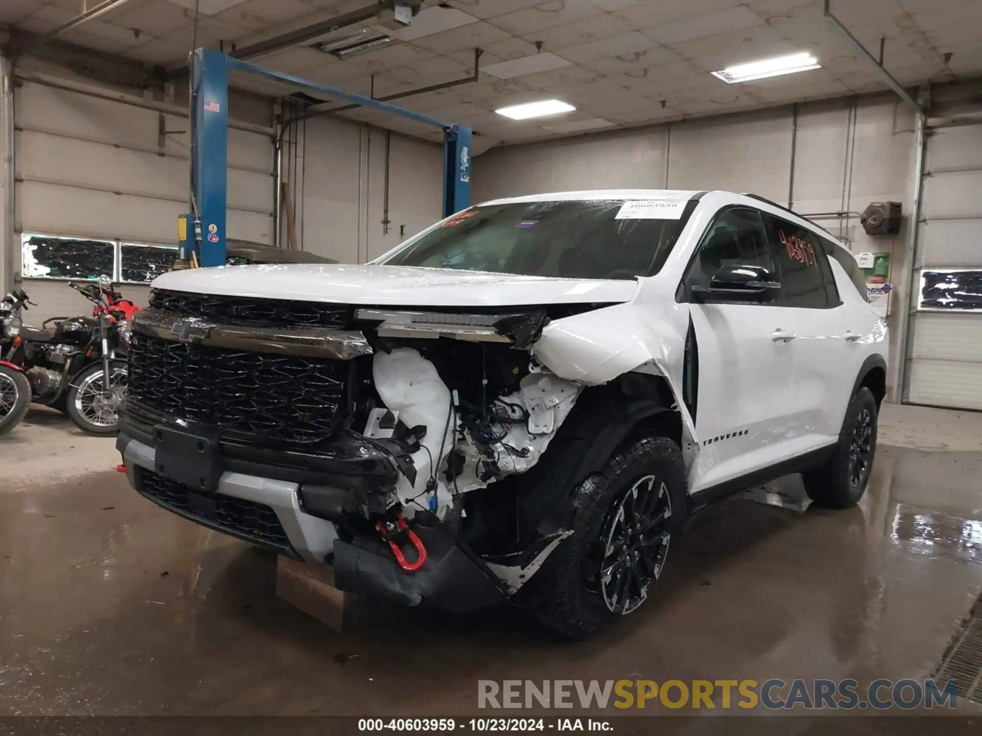 2 Photograph of a damaged car 1GNEVJKS9RJ233479 CHEVROLET TRAVERSE 2024