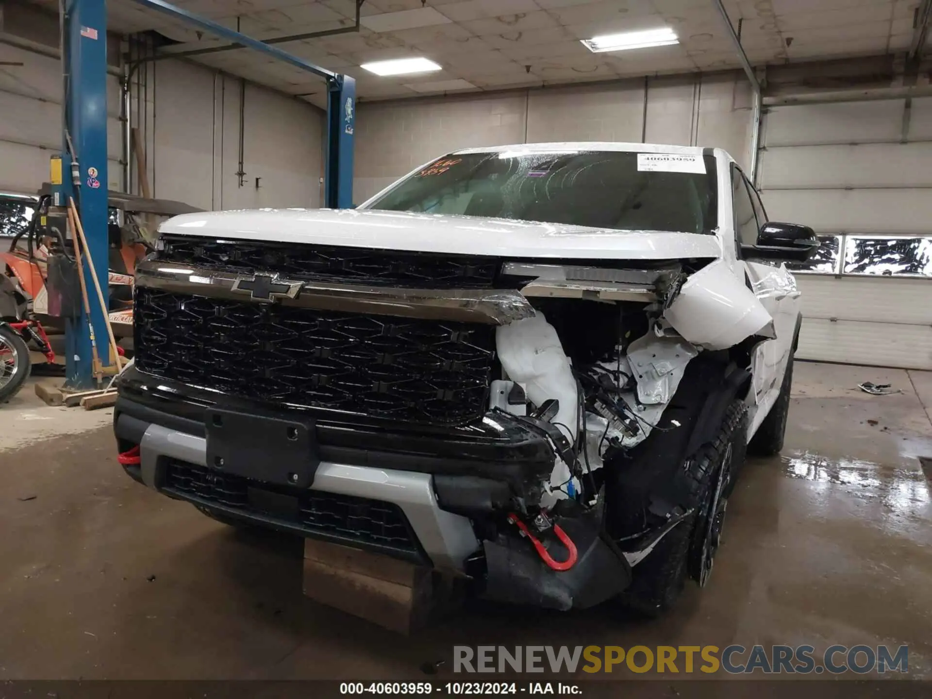 6 Photograph of a damaged car 1GNEVJKS9RJ233479 CHEVROLET TRAVERSE 2024